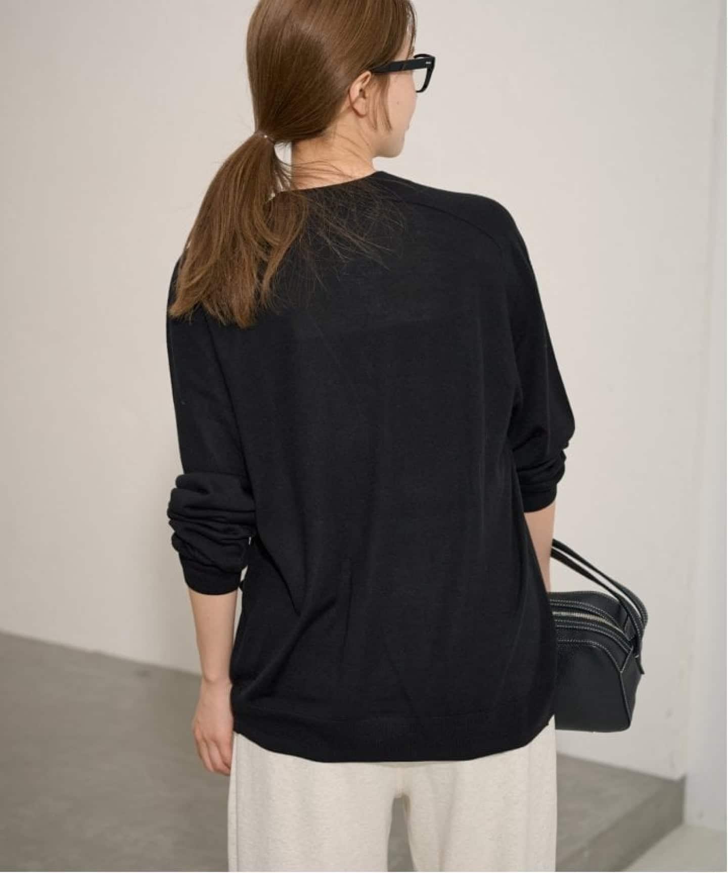 【新品タグ付】フレームワーク　ボーダーVネックカーディガン　イタリアヤーン黒×白 FRAMeWORK｜≪WEB限定 / 追加≫イタリアヤーン basic Vネック