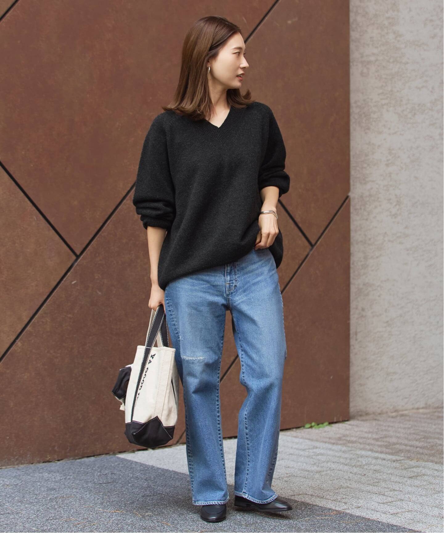 ラグランスリーブ Vネックプルオーバー（ニット／セーター