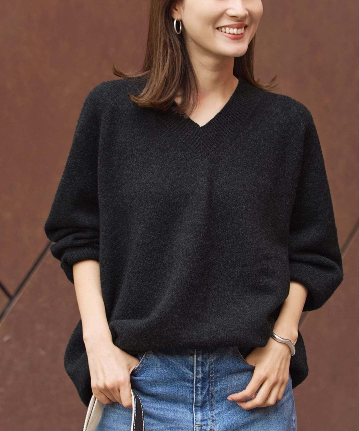 ラグランスリーブ Vネックプルオーバー（ニット／セーター