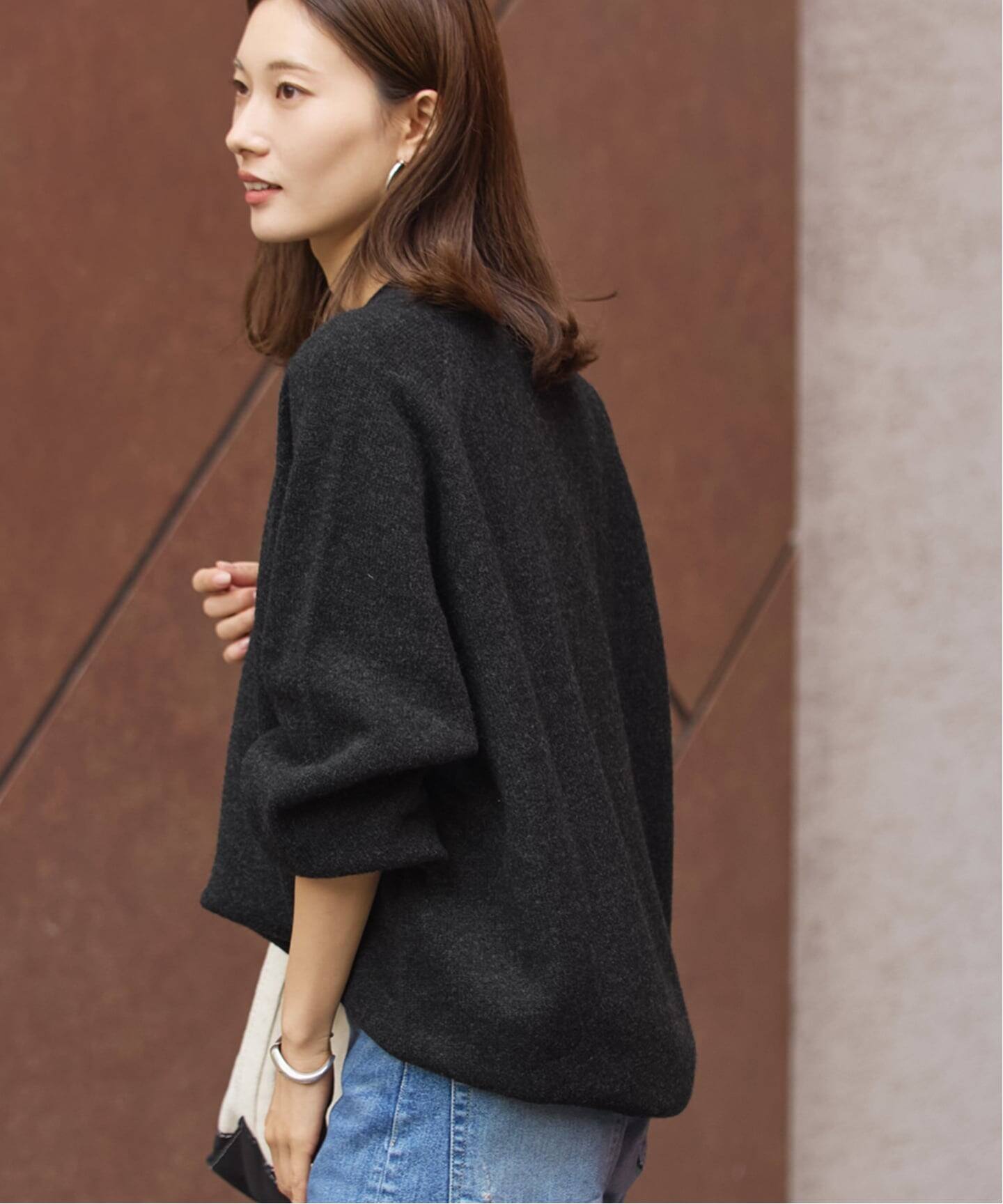 ラグランスリーブ Vネックプルオーバー（ニット／セーター