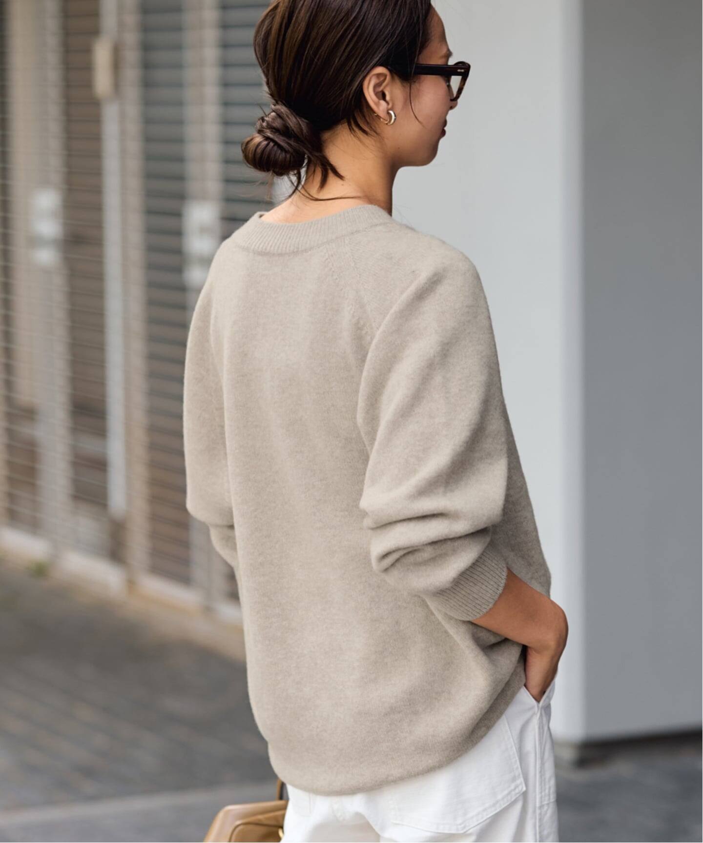 ラグランスリーブ Vネックプルオーバー（ニット／セーター