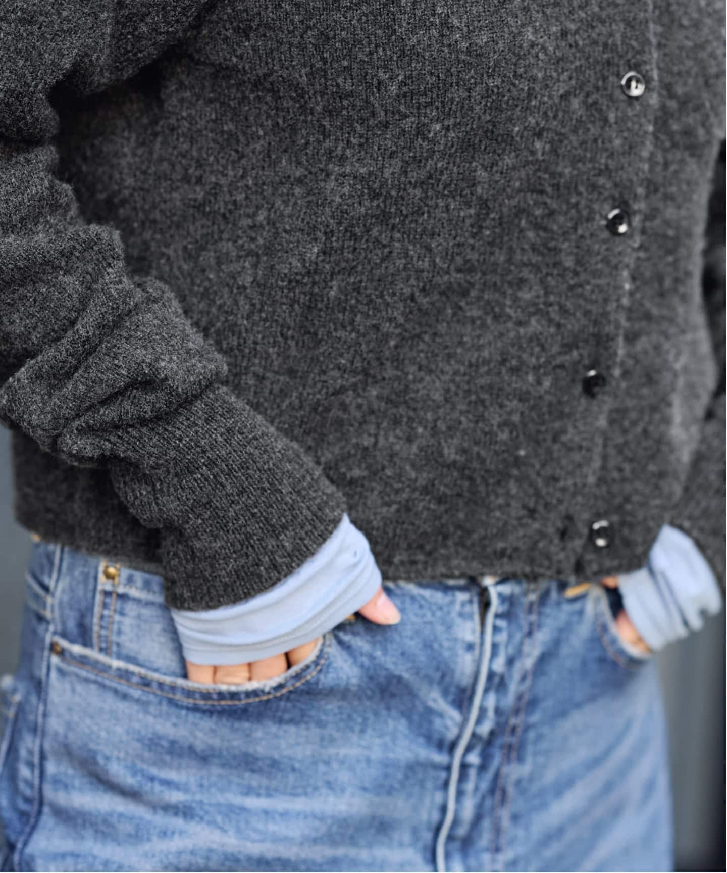 【完売品、新品】FRAMeWORK 圧縮ウールクルーネックカーディガン 圧縮ウールクルーネックカーディガン（カーディガン）｜FRAMeWORK