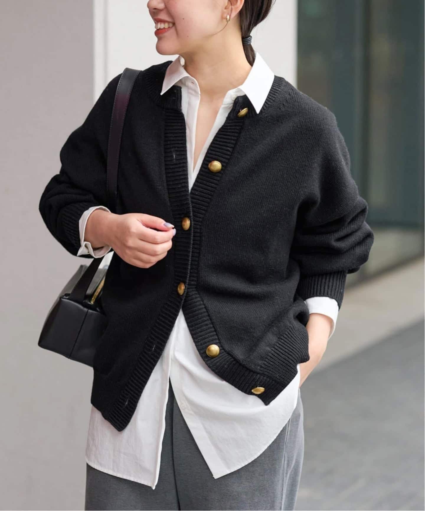 美品✨フレームワーク 23AW メタルボタン2wayカーディガン 金釦 ゆったり FRAMeWORK（フレームワーク）の「メタルボタン2WAYカーディガン