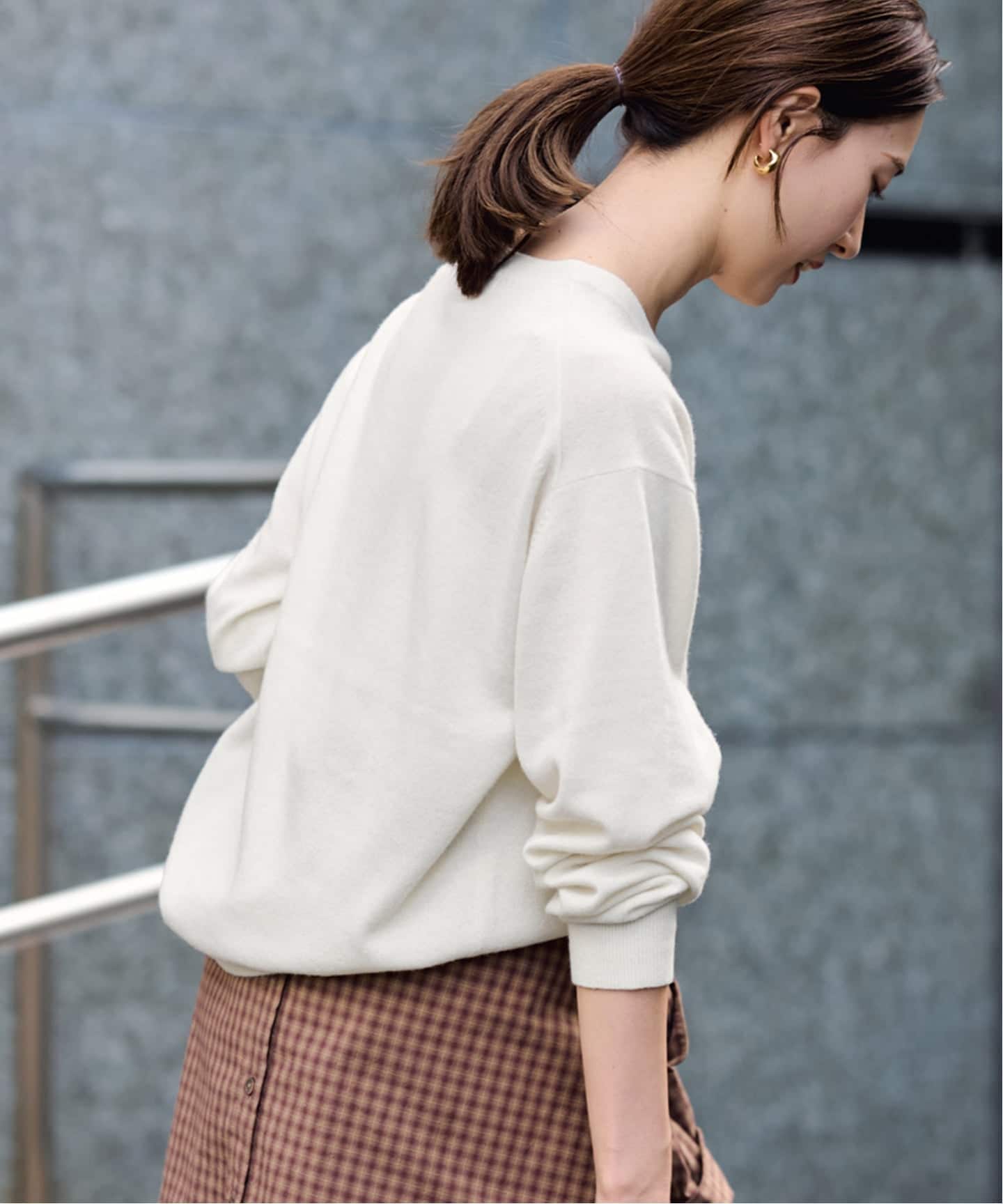 カシミヤブレンドウールVネックニット（ニット／セーター）｜FRAMeWORK