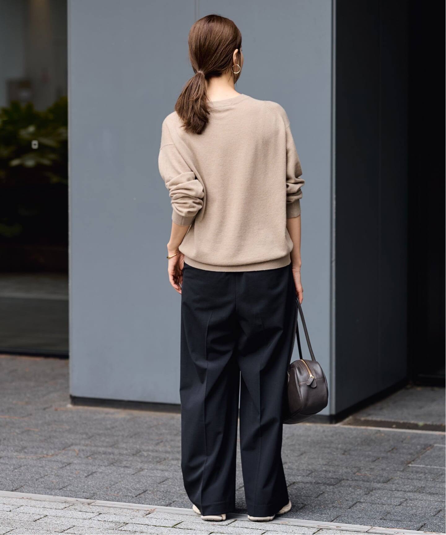 カシミヤブレンドウールVネックニット（ニット／セーター