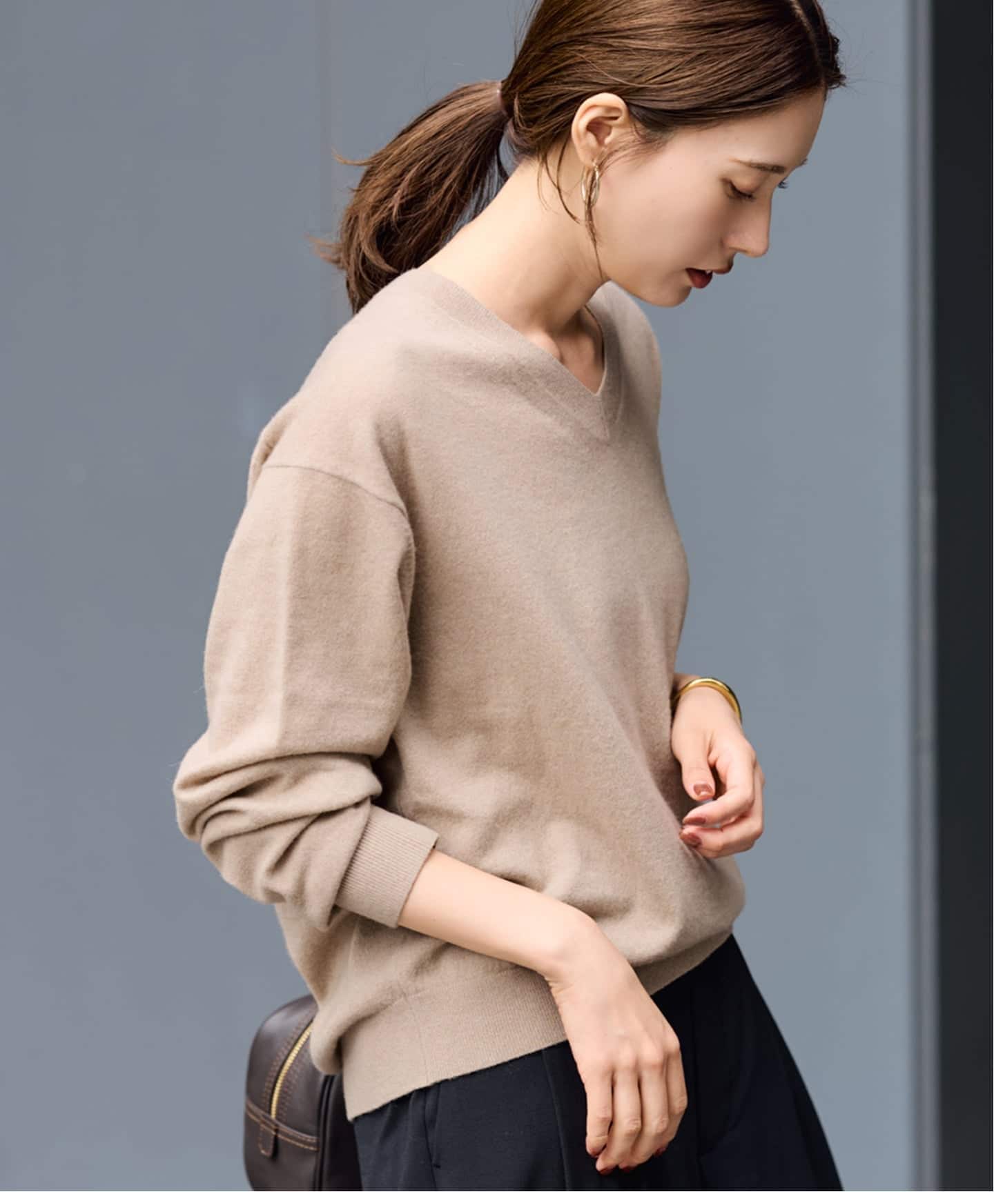 カシミヤブレンドウールVネックニット（ニット／セーター）｜FRAMeWORK