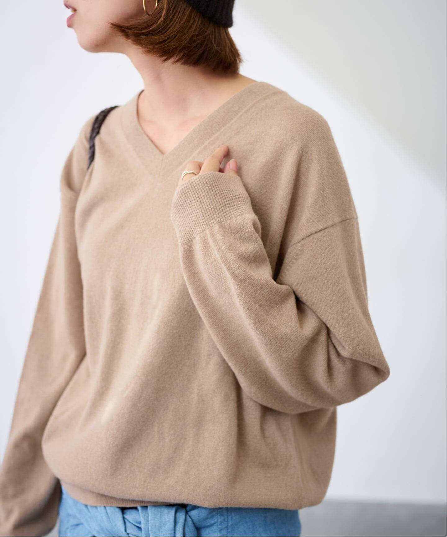 ≪予約≫カシミヤブレンドウールVネックニット（ニット