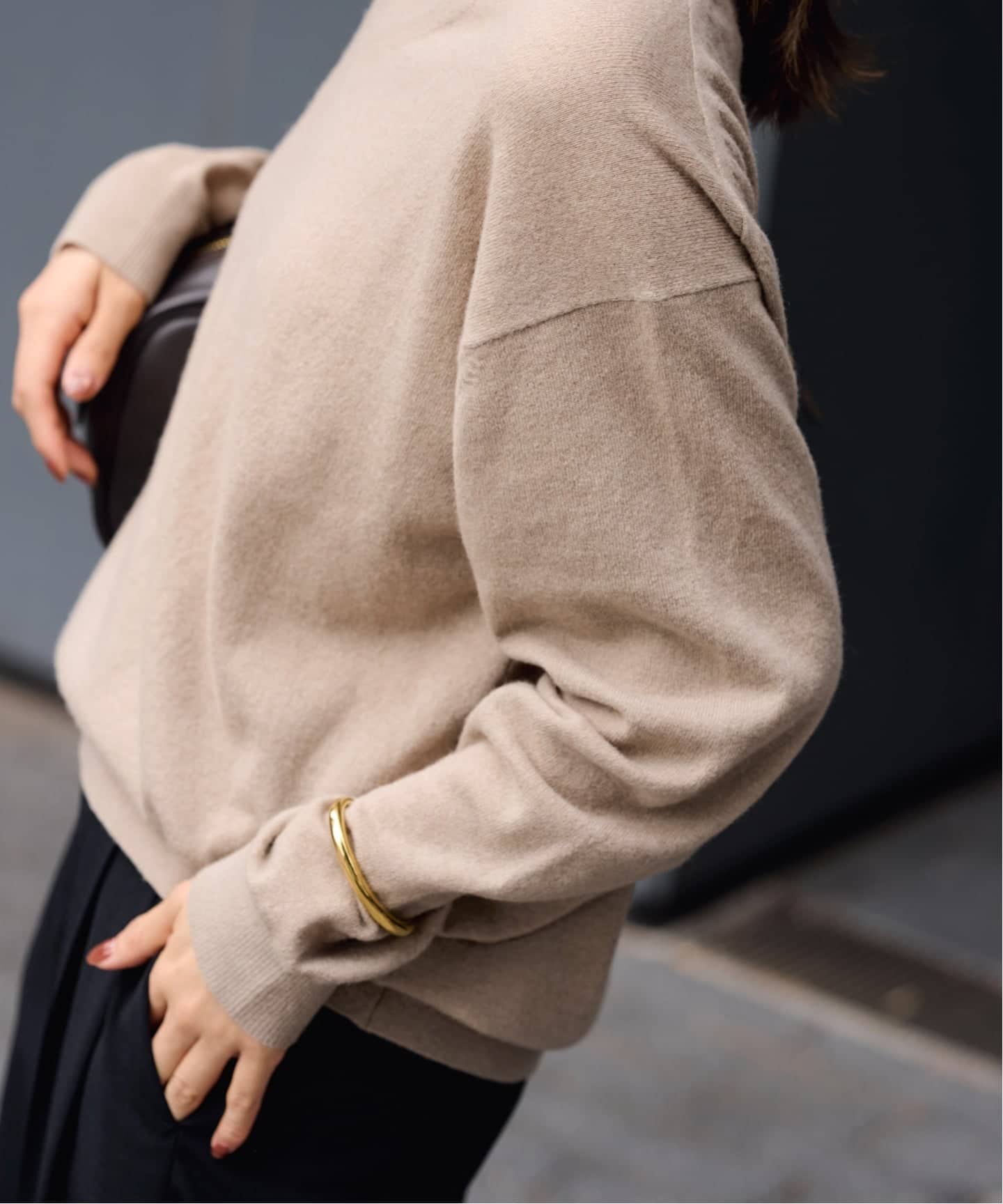 カシミヤブレンドウールVネックニット（ニット／セーター）｜FRAMeWORK