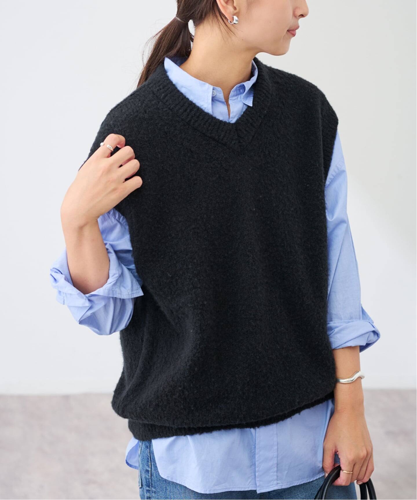 ATON/エイトン WOOL CASHMERE BOUCLE V-NECK VEST（ニット／セーター