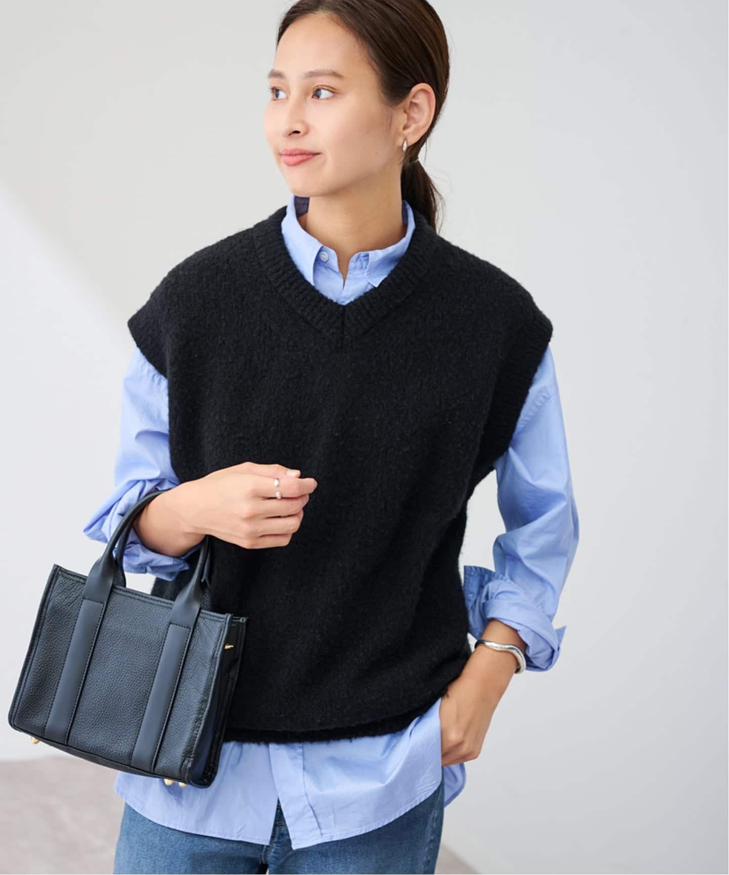 ATON/エイトン WOOL CASHMERE BOUCLE V-NECK VEST（ニット／セーター