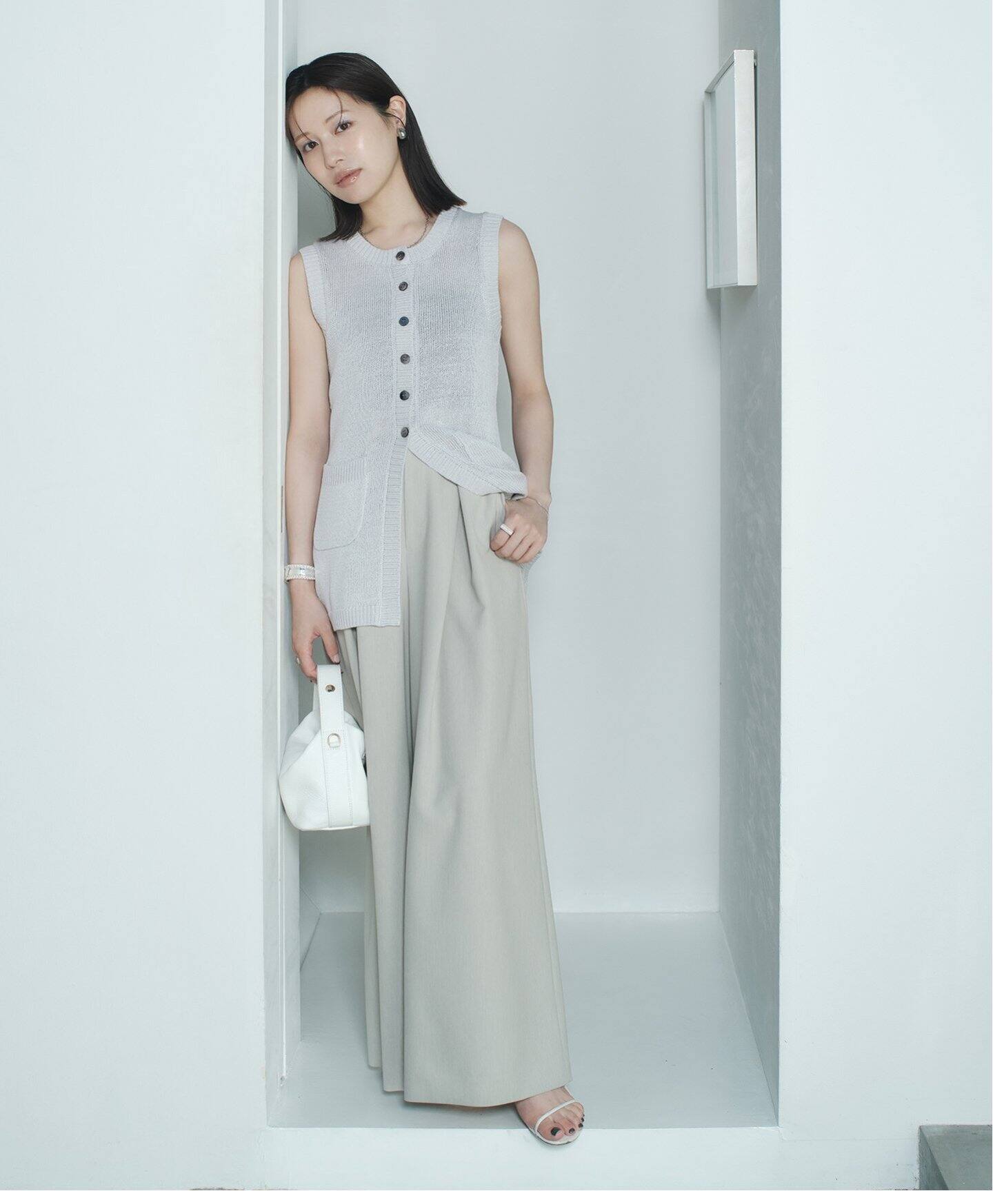 【NOBLE×L’AUBE BLANC】フロントボタンニットベスト　グレー NOBLE×L'AUBE BLANC】フロントボタンニットベスト（ニット