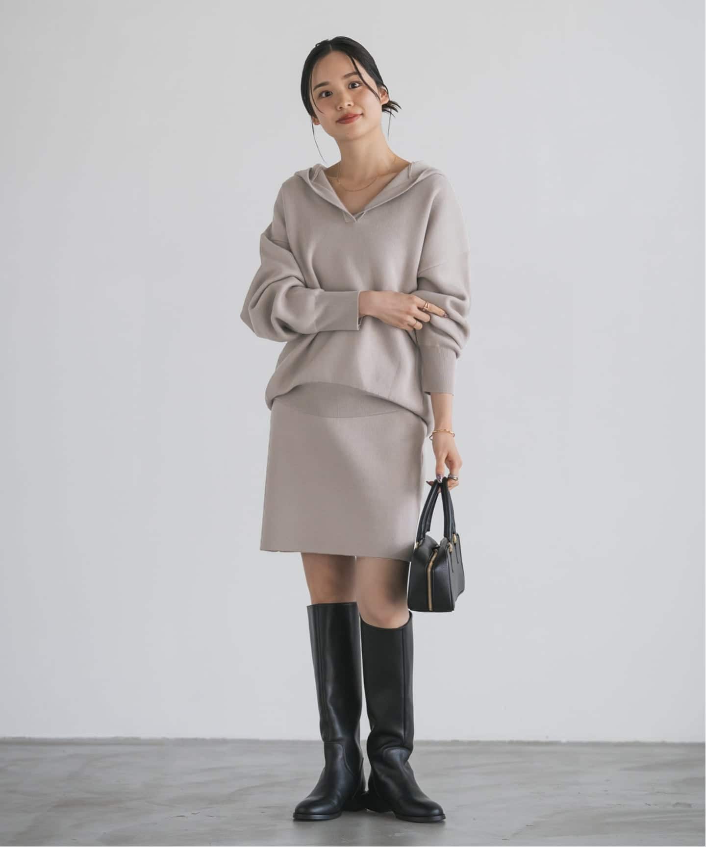 追加》接結タック編みフードプルオーバー（ニット／セーター