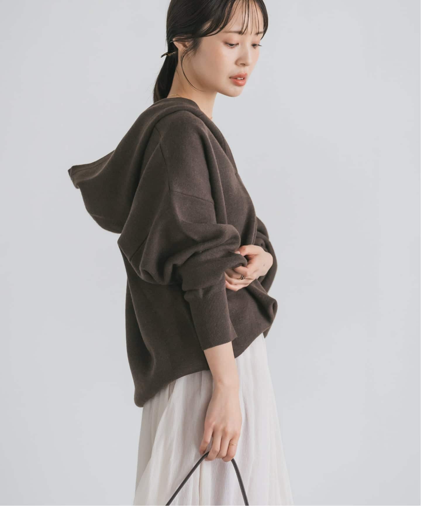 新品　NOBLE 接結タック編みフードプルオーバー　ナチュラル 追加》接結タック編みフードプルオーバー2（ニット／セーター）｜NOBLE