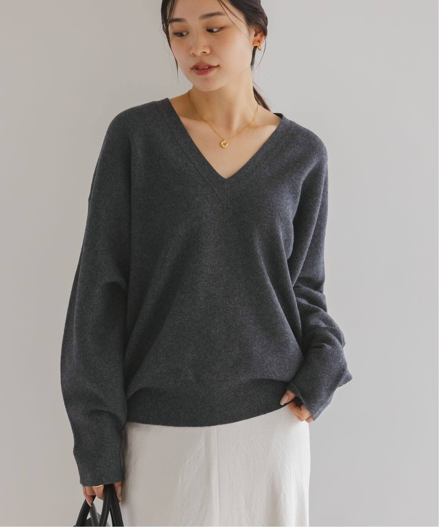 【美品】ノーブル　ダークグレー　ニット 追加》カシミヤMIXスムースVプルオーバー（ニット／セーター）｜NOBLE