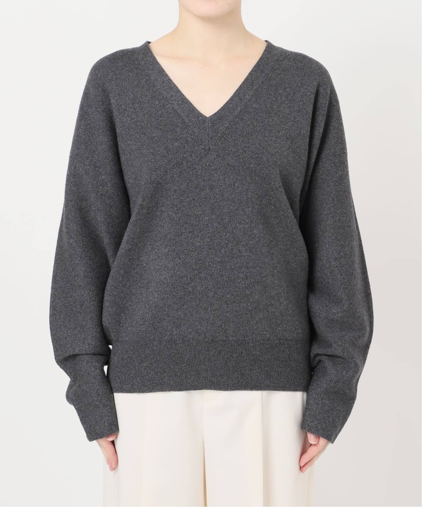 【美品】ノーブル　ダークグレー　ニット 追加》カシミヤMIXスムースVプルオーバー（ニット／セーター）｜NOBLE