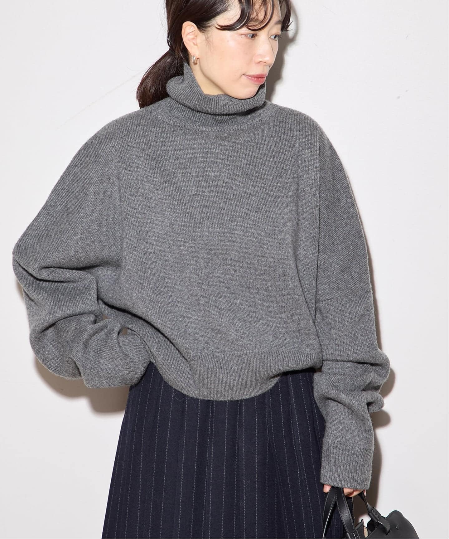 R2W/アールツーダブリュー】FARBER SEMI CROP TURTLE KN：ニット