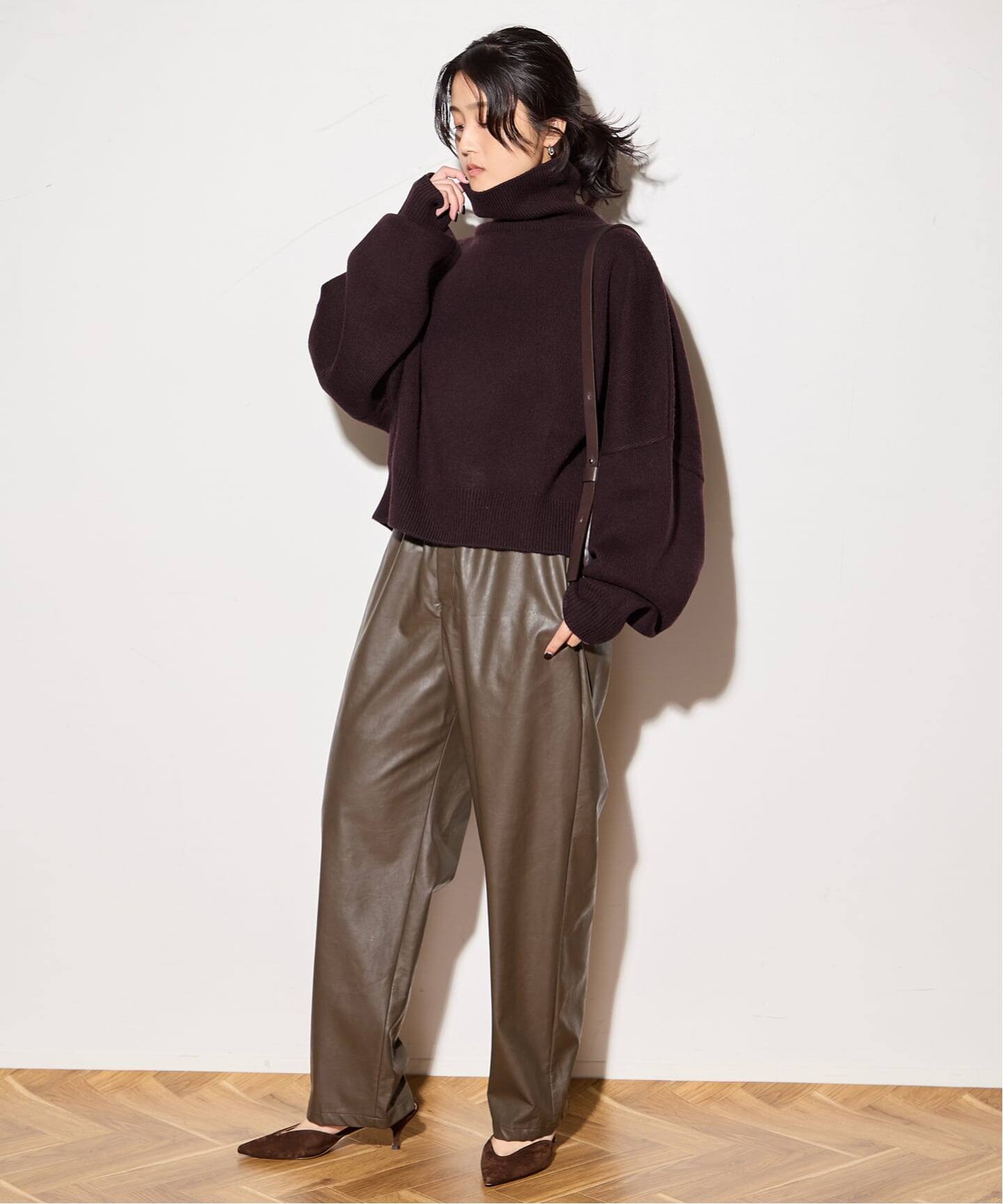 R2W/アールツーダブリュー】FARBER SEMI CROP TURTLE KN：ニット