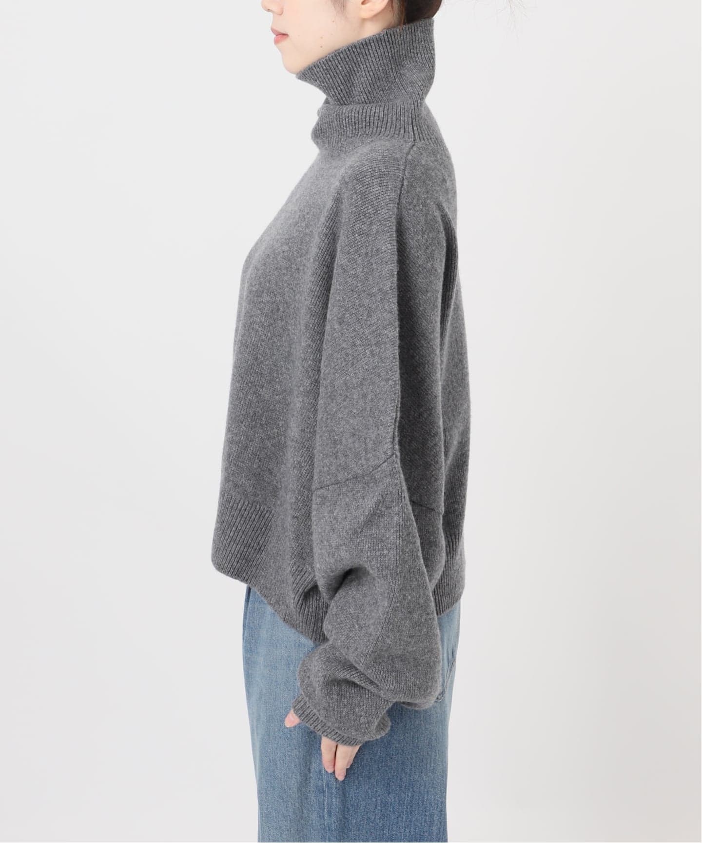 R2W/アールツーダブリュー】FARBER SEMI CROP TURTLE KN：ニット