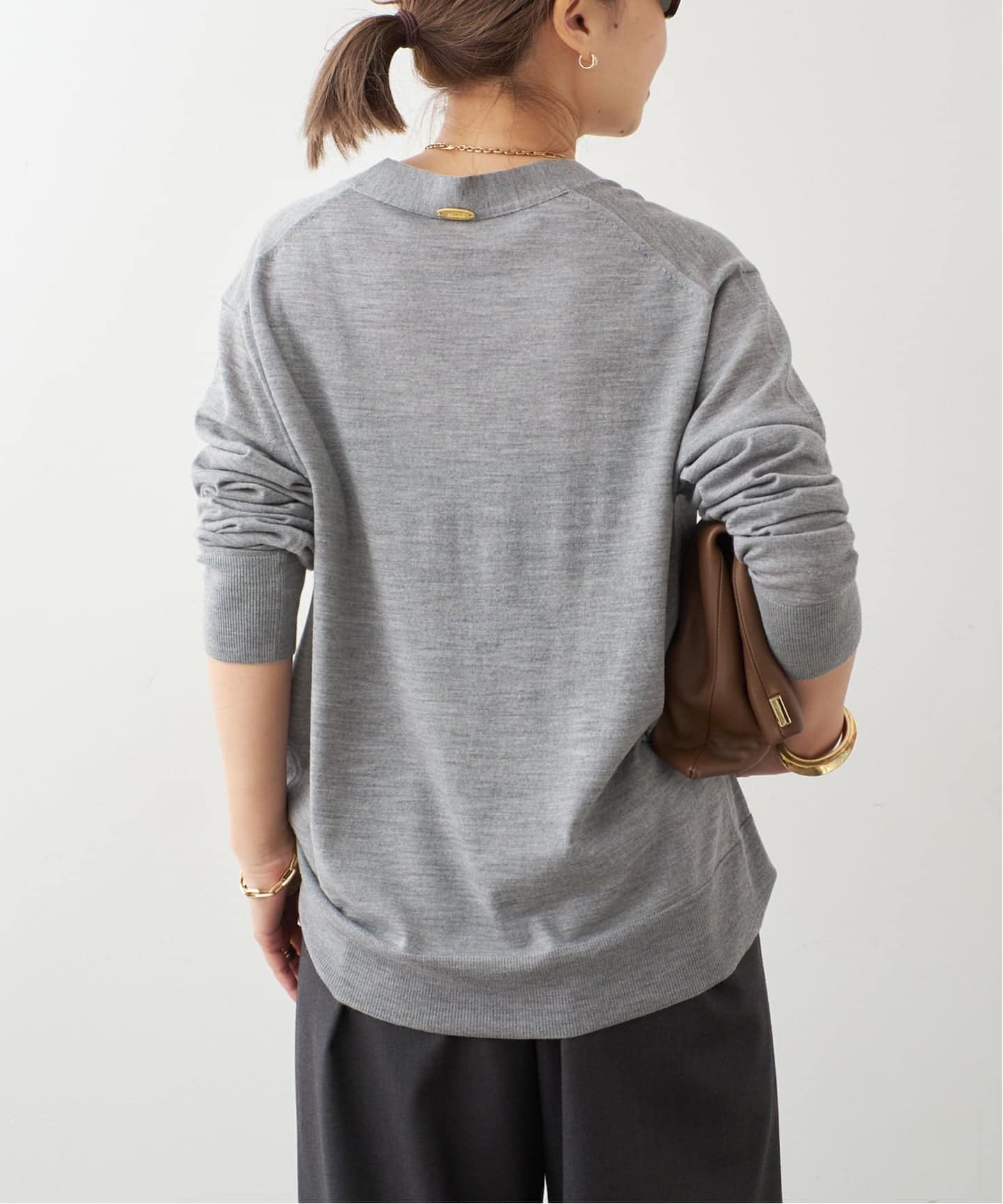 MILLENNIUM Vネック プルオーバー（ニット／セーター