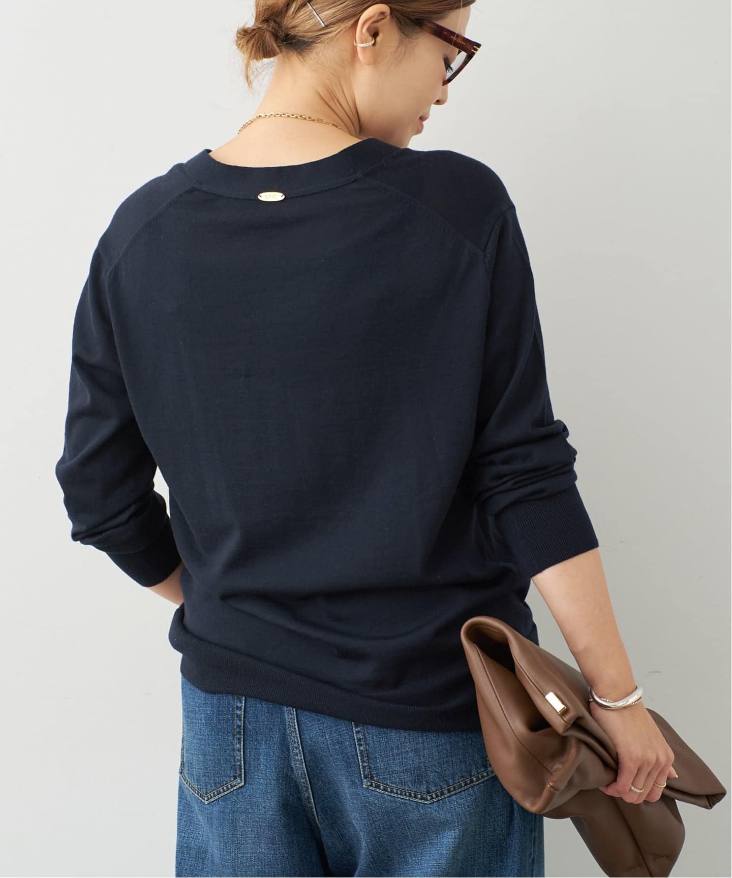 ミューズ ドゥ ドゥーズィエムクラス 23AW アゼVネックプルオーバー Deuxieme Classe（ドゥーズィエムクラス）の「J-CODE アゼ V