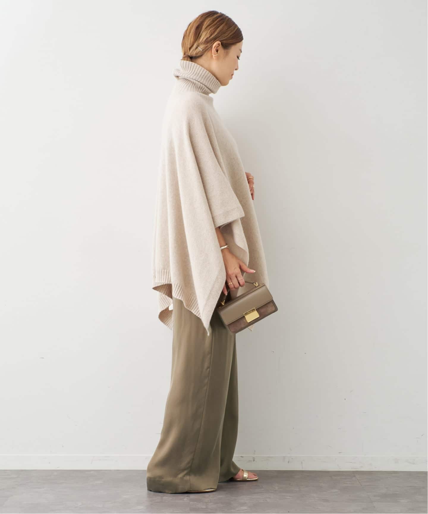 LINNEA LUND/リニアルンド】Angela Poncho（ニット／セーター