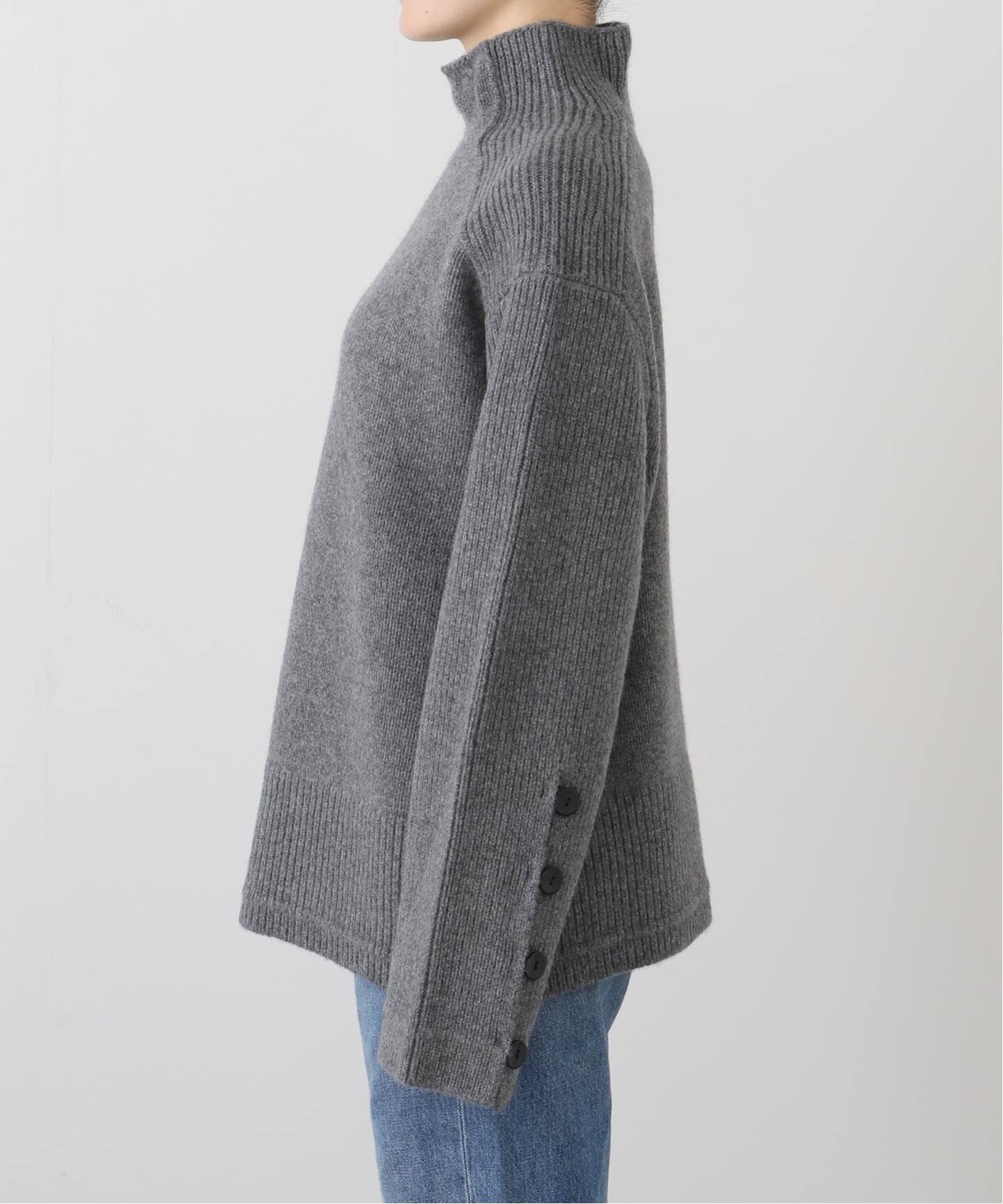 MARIA MCMANUS/マリアマクマナス】Button Mock Neck（ニット／セーター