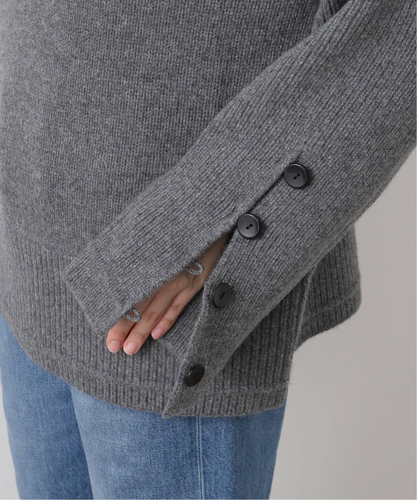 MARIA MCMANUS/マリアマクマナス】Button Mock Neck（ニット／セーター