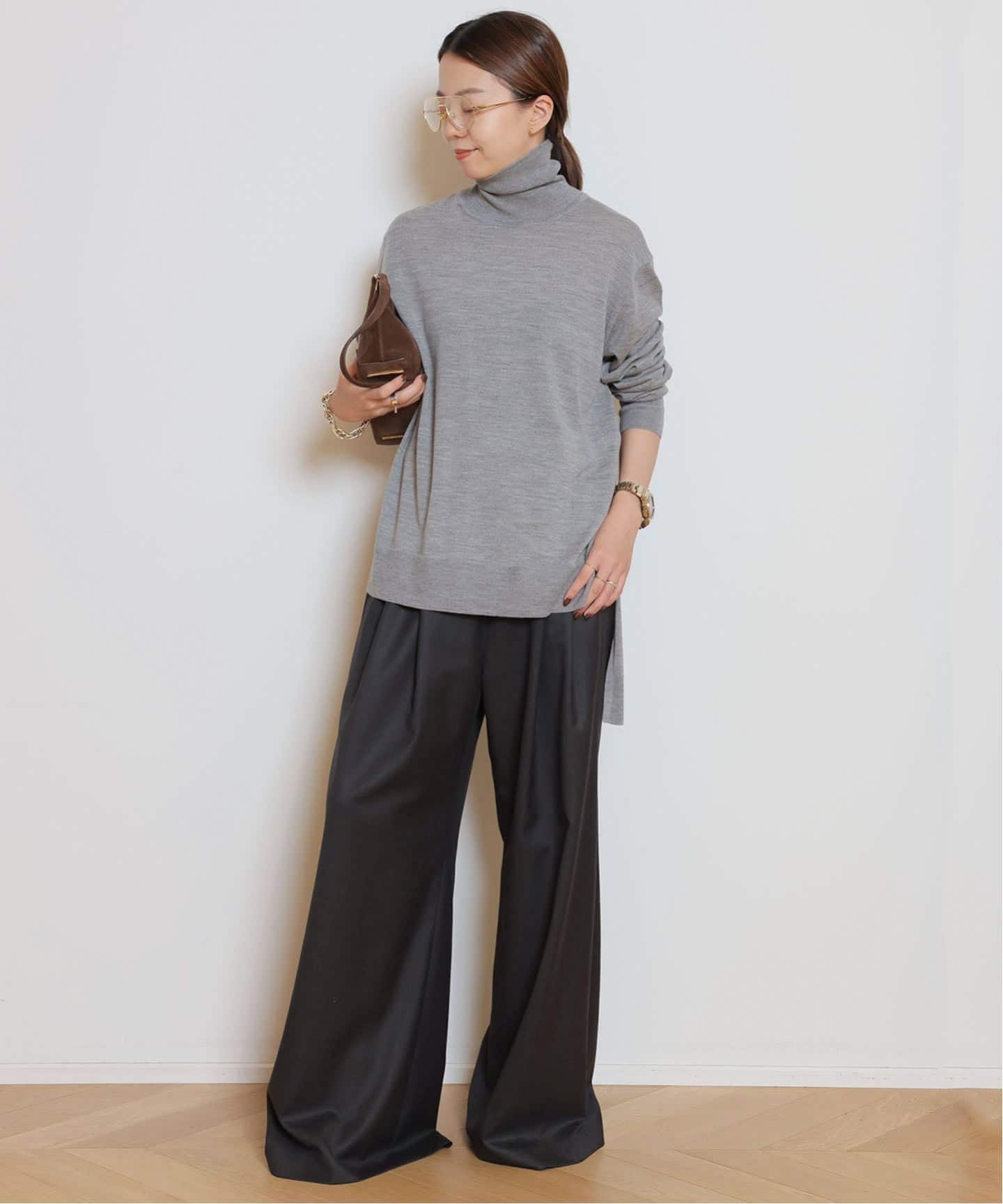 MILLENNIUM タートルネック スリットプルオーバー（ニット／セーター