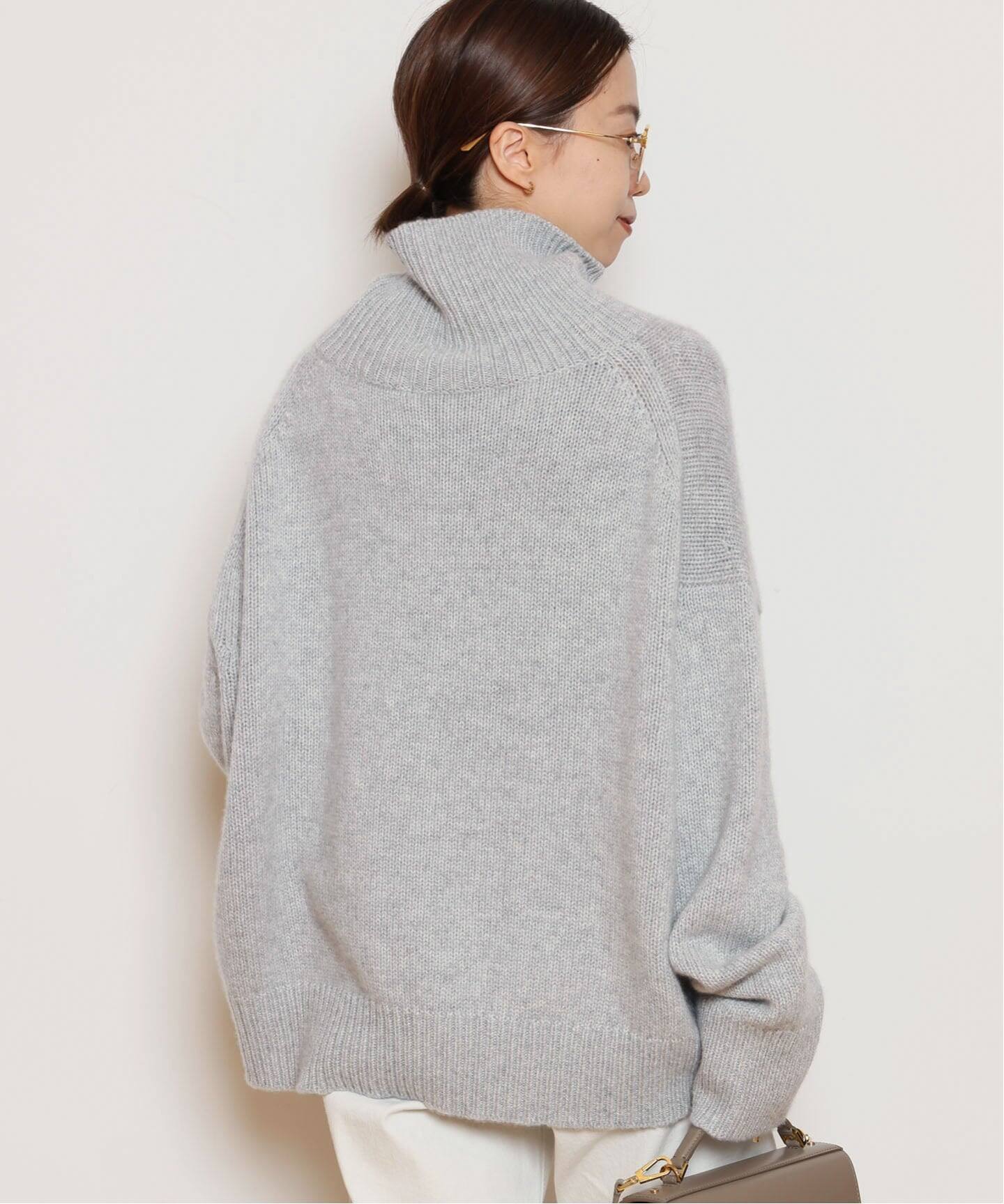 R2W/アールツーダブリュー】CASHMERE タートルネックニット