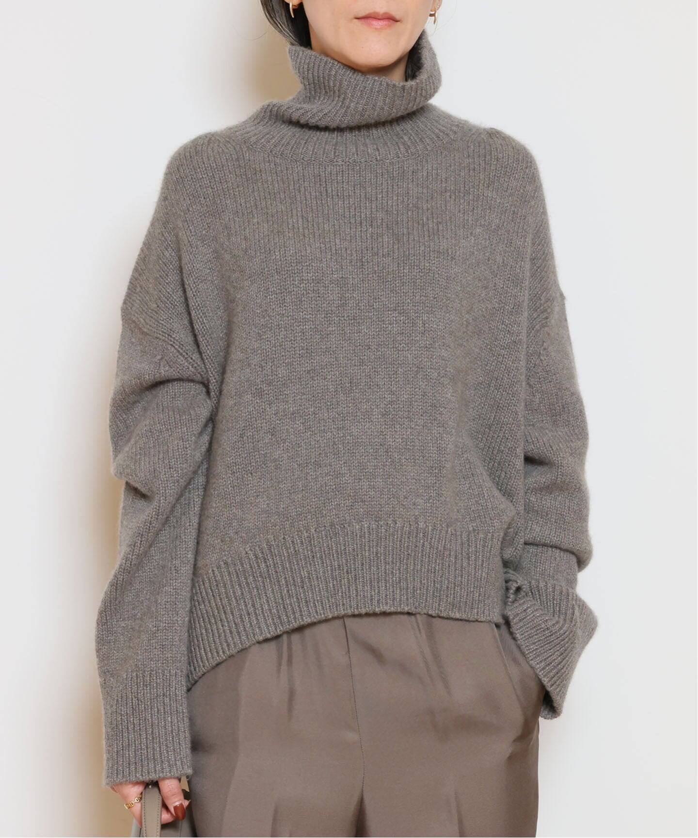 【新品】ドゥーズィエムクラス　リブタートルネック　ニット　グレー　ウール R2W/アールツーダブリュー】CASHMERE タートルネックニット（ニット