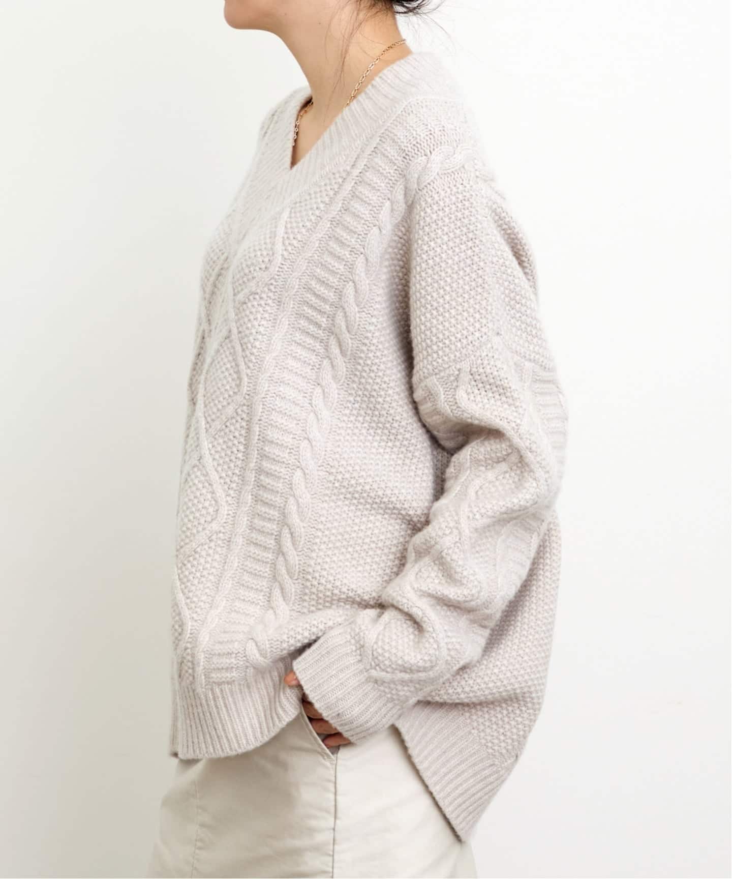 アパルトモン　ELE STOLYOF Vネック ニット ALAN V-NECK KNIT（ニット／セーター）｜L'Appartement