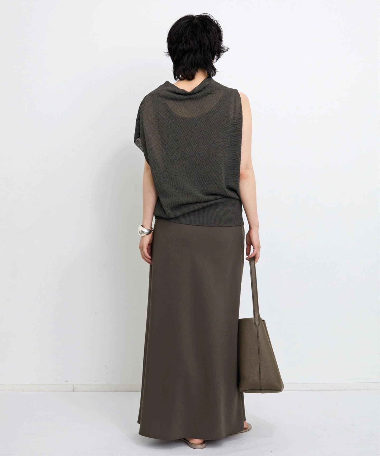 定価39600円 アパルトモン タートルネック Asymmetry Knit ASYMMETRY KNIT（ニット／セーター）｜L'Appartement
