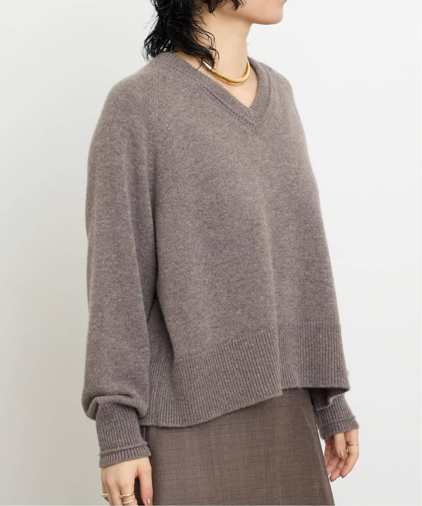 美品 ★ コルデラ CORDERA カットディテール ニットトップス 黒 CORDERA/コルデラ】 CASHMERE V NECK SWEATER（ニット／セーター）｜L