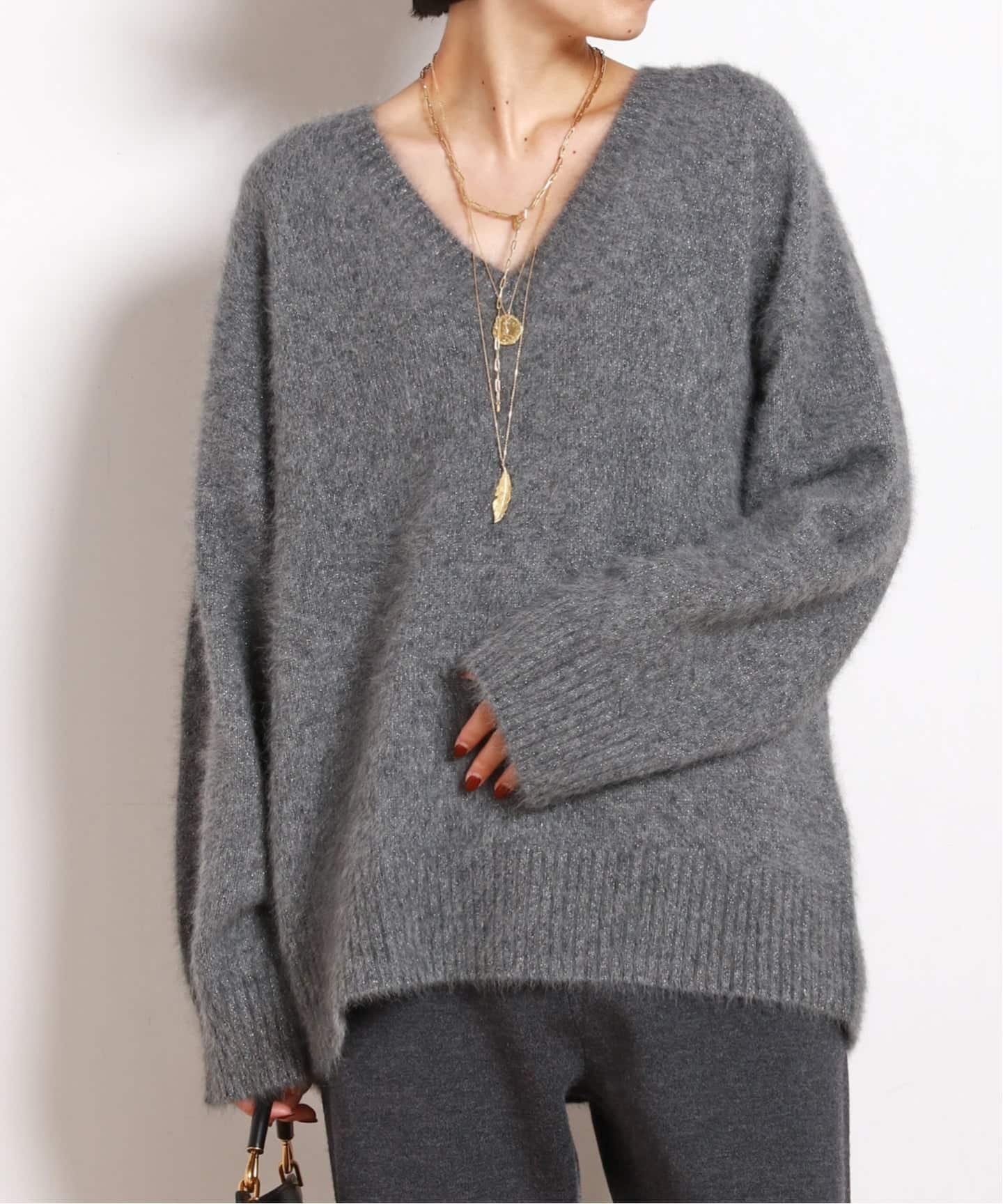 新品未使用✨AP STUDIO SCENTOFグレー Vネック ニット 長袖 フォックスブレンドラメVネックプルオーバー（ニット／セーター