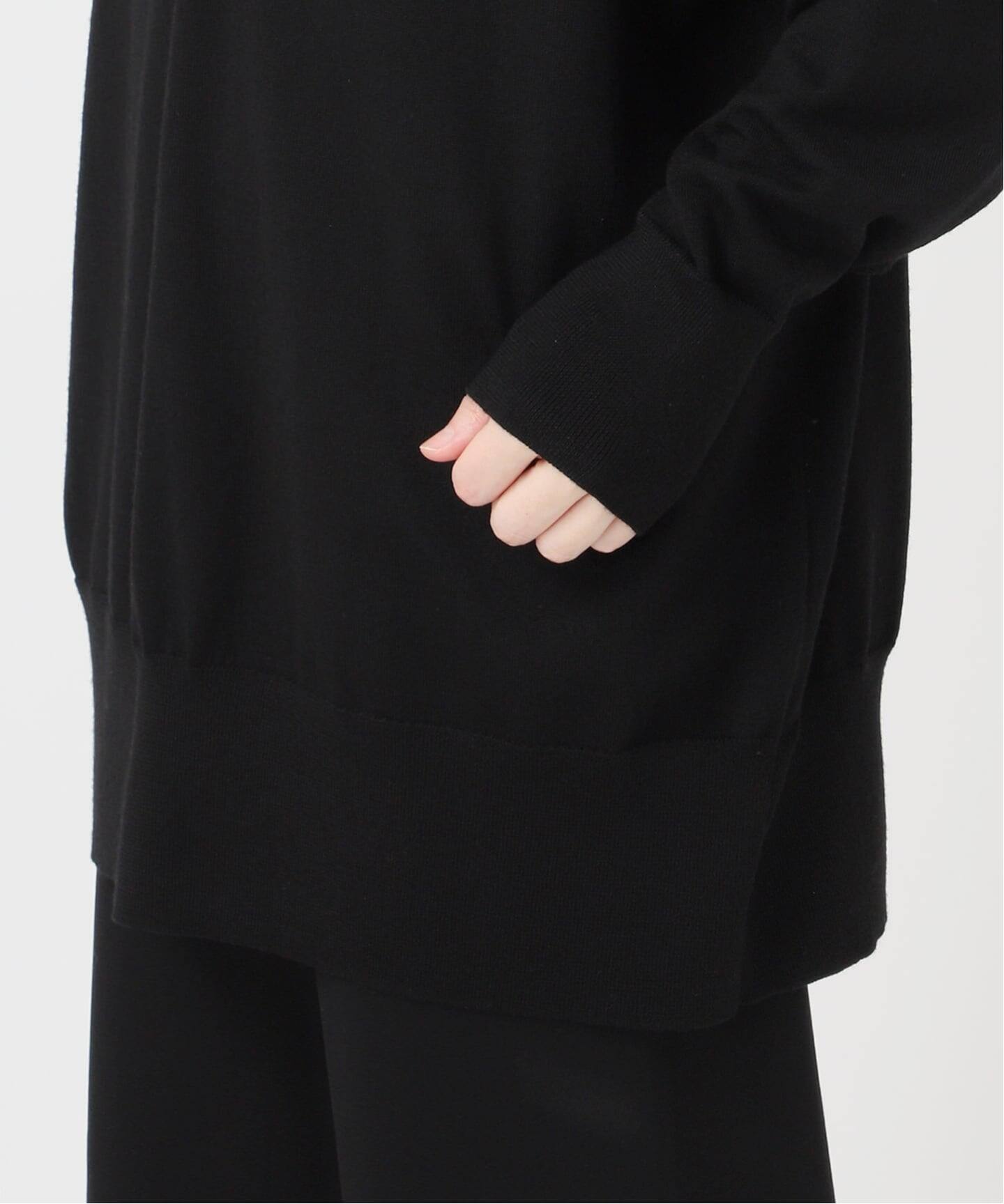 AP STUDIO Vネックニット　ブラック　10/17限定値下げ AP STUDIO Vネックニット ブラック 10/17限定値下げ - メルカリ