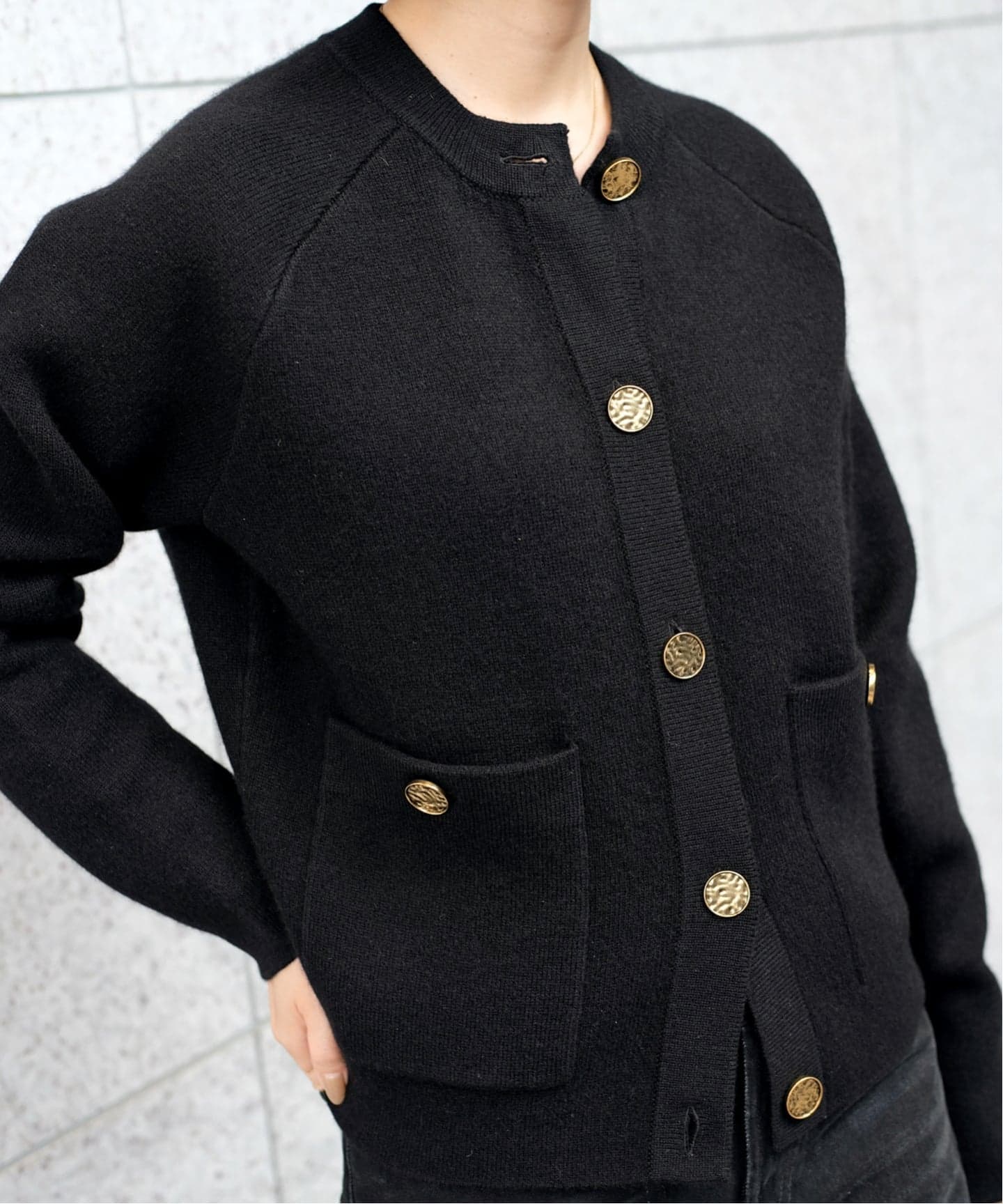 TOTEME/トーテム】HAMMERED BUTTON CARDIGAN（カーディガン