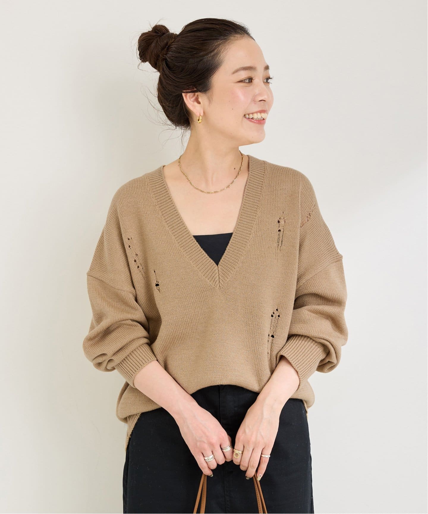 手洗い可 / ディープVネックダメージニット（ニット／セーター）｜B.C