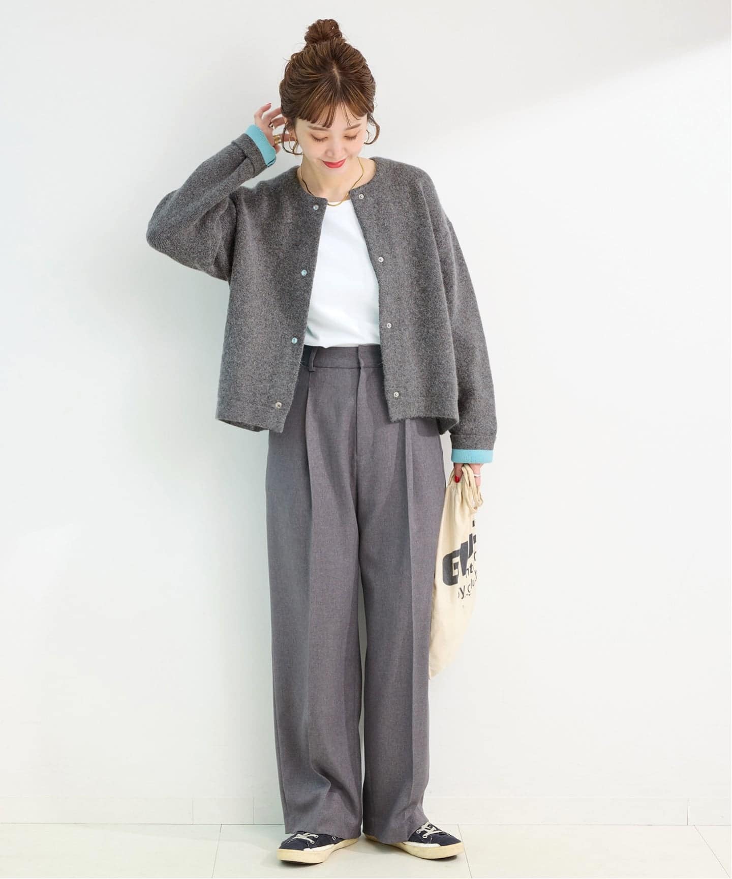 2層スムース編みニットブルゾン ジャケット グレー F B.C STOCK（ベーセーストック）の「2層スムース編みニットブルゾン