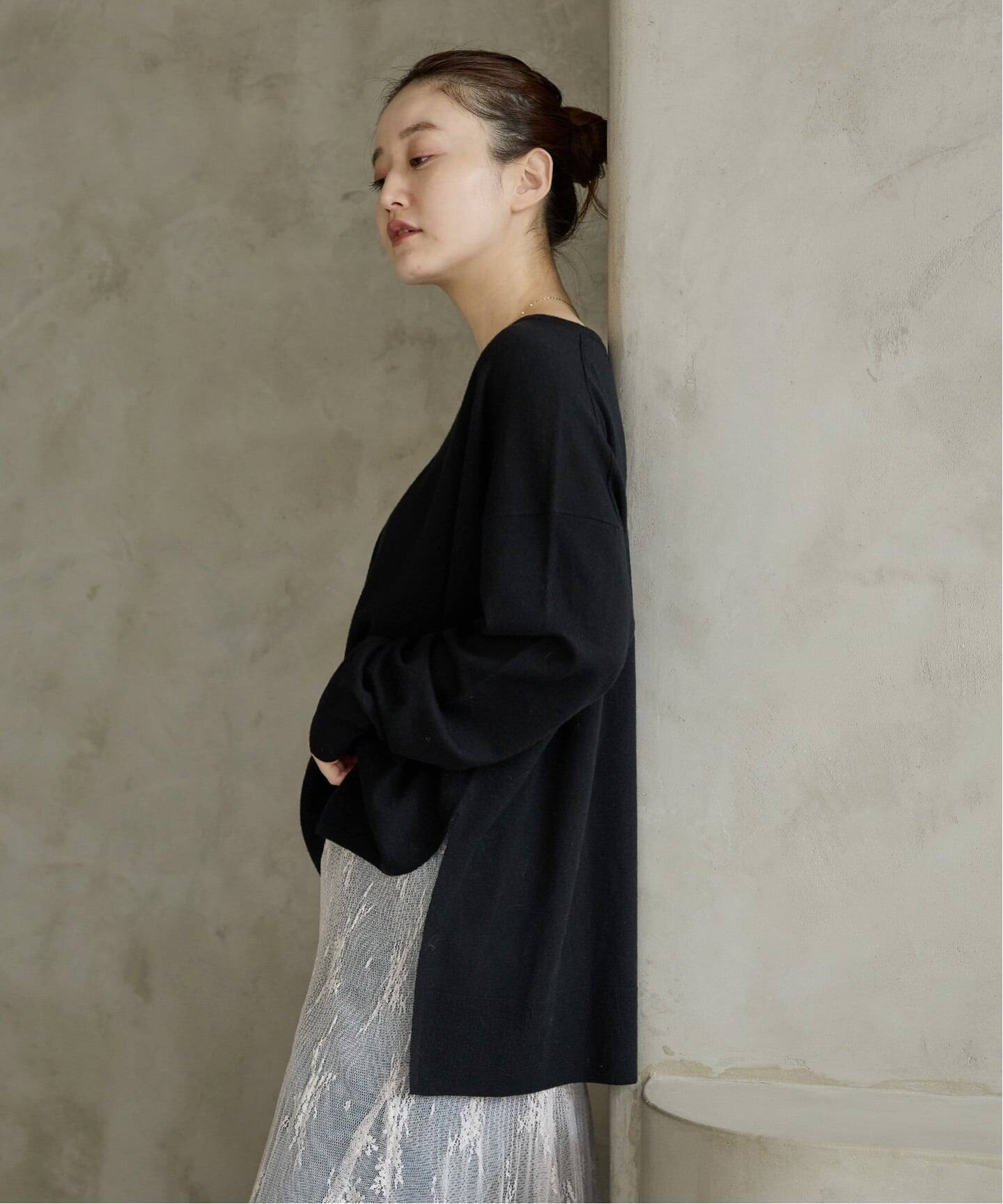 ebure サスティナブルライトウール　Vネックプルオーバー 24AW ebure サスティナブルライトウール Vネックプルオーバー 24AW 24AW