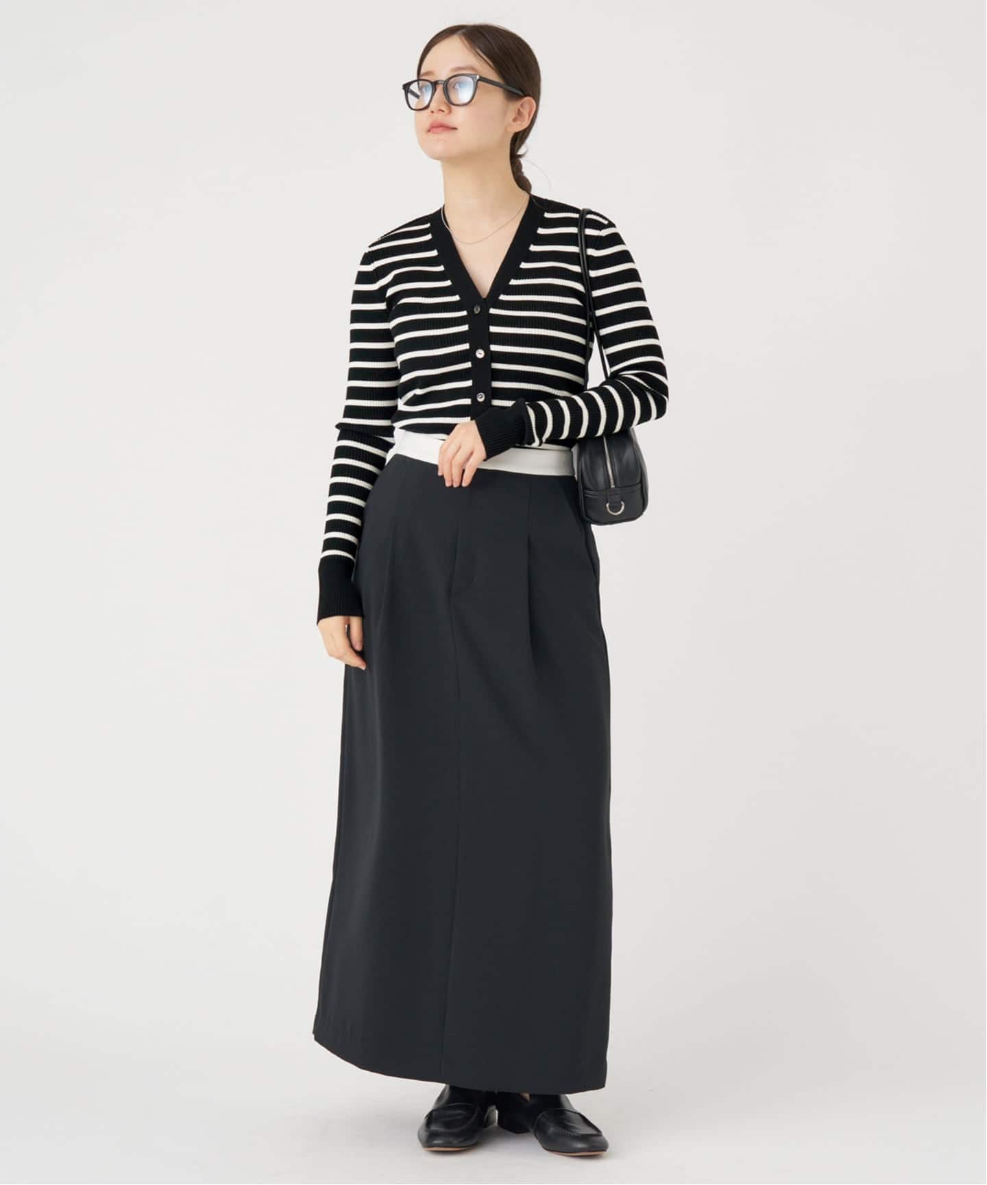 極美品　イエナ　chere CODE 黒　Vネックカーディガン定価26,400円 極美品 イエナ chere CODE 黒 Vネックカーディガン定価26,
