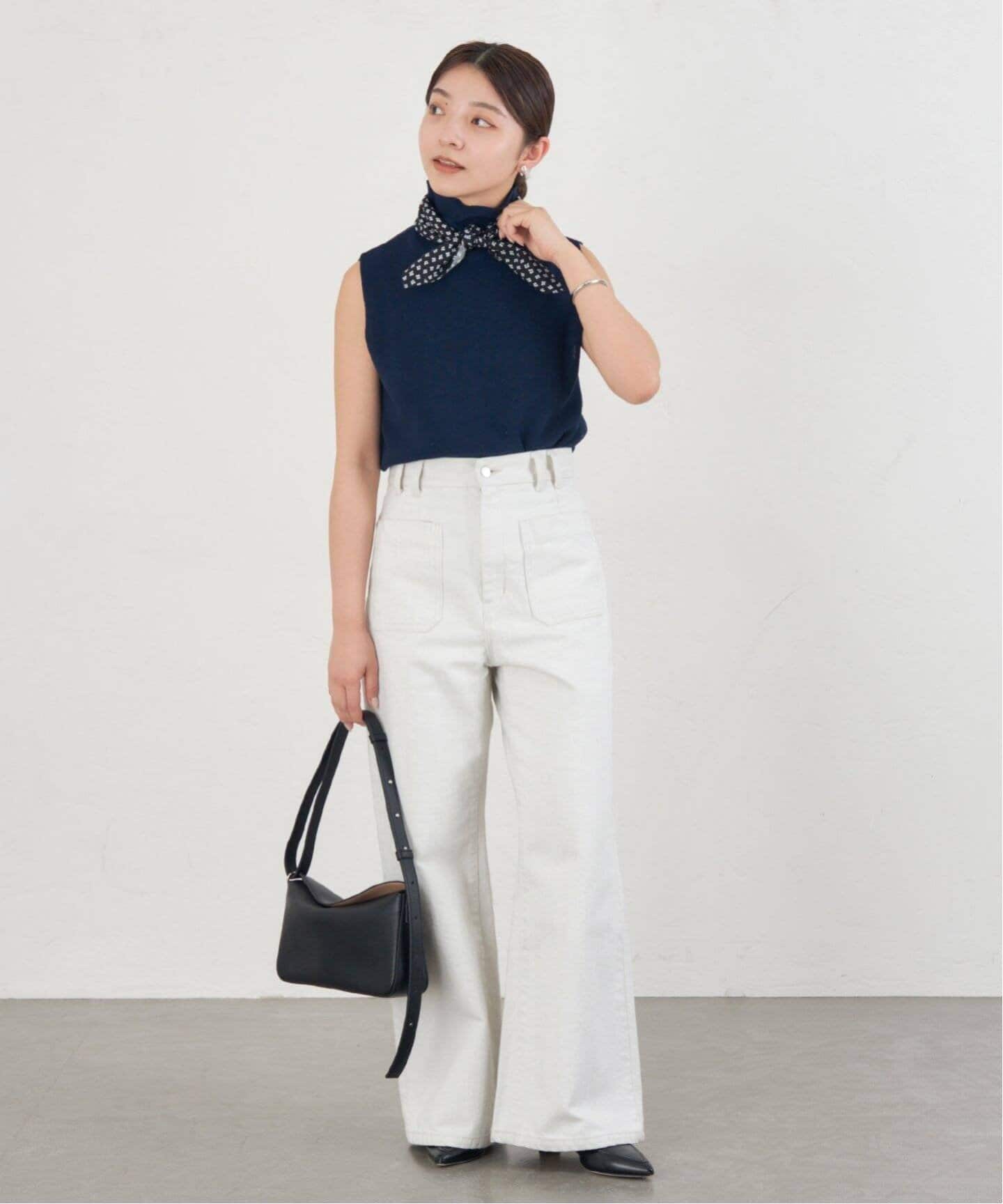 極美品✨IENA イエナ　ノースリーブ　紺　2024 モデル 追加》カタアゼノースリーブハイネックプルオーバー（ニット