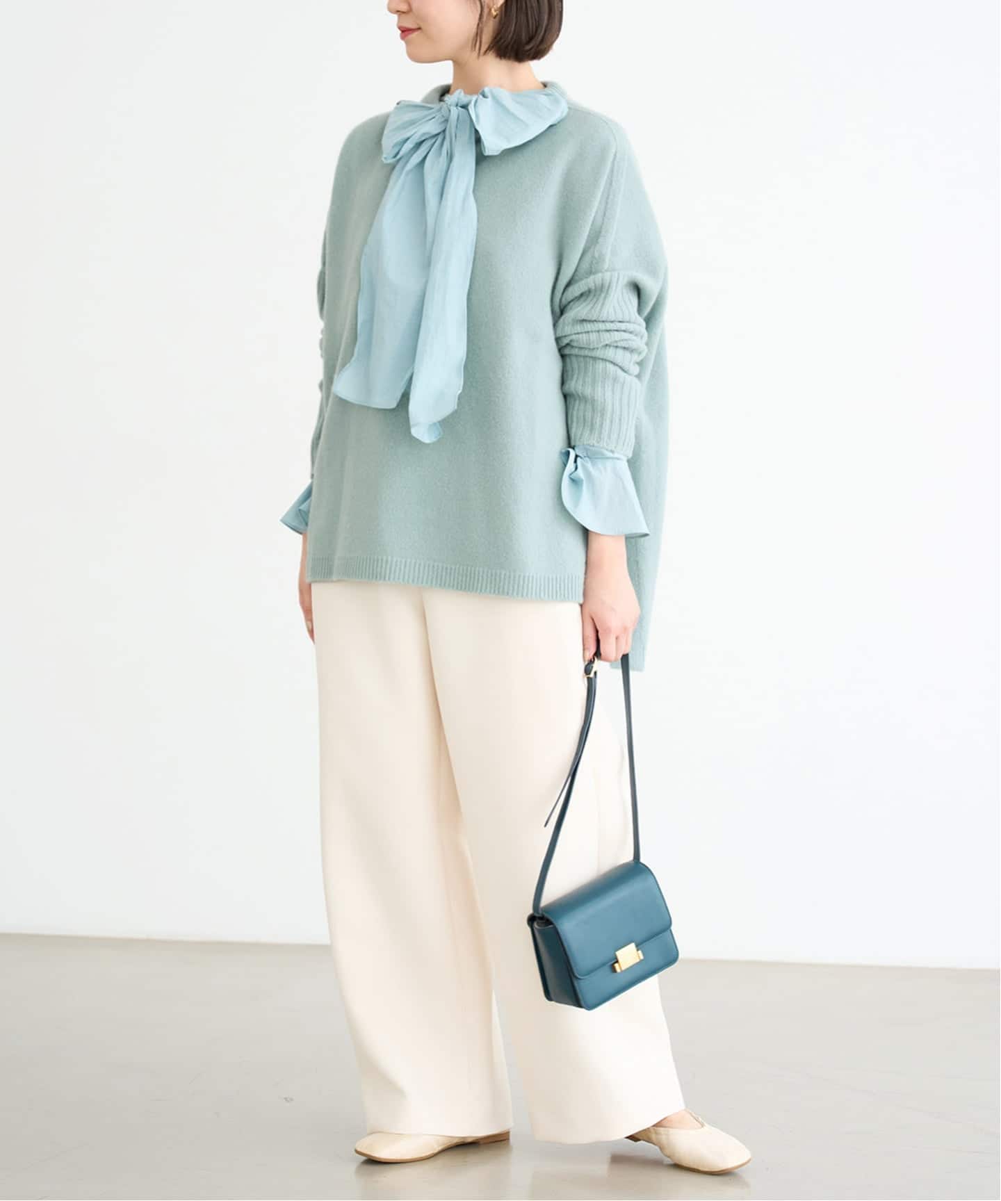 WEB限定/追加予約》ウールカシミヤ 脇スリットクルーネックプル