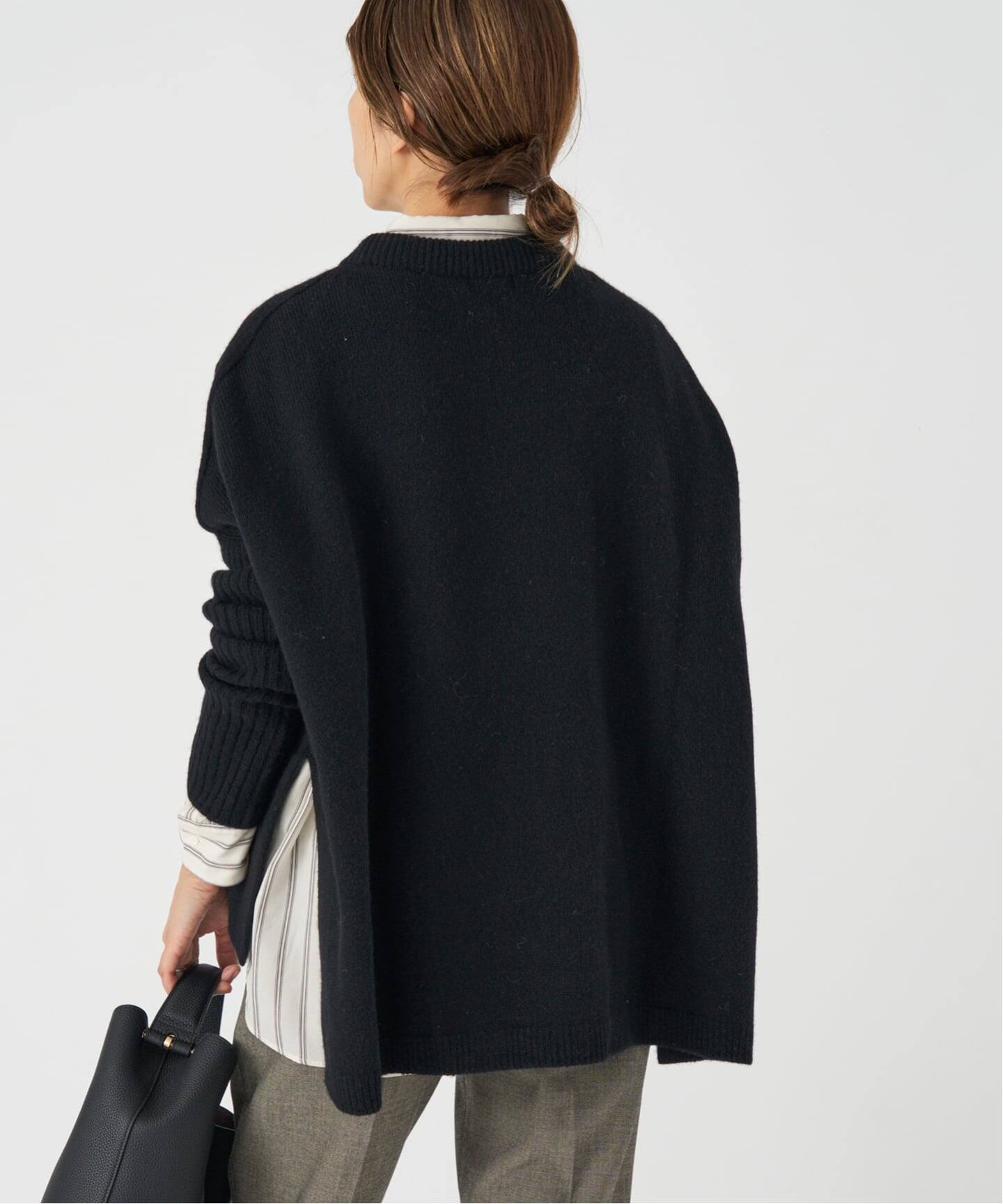 WEB限定/追加予約》ウールカシミヤ 脇スリットクルーネックプル