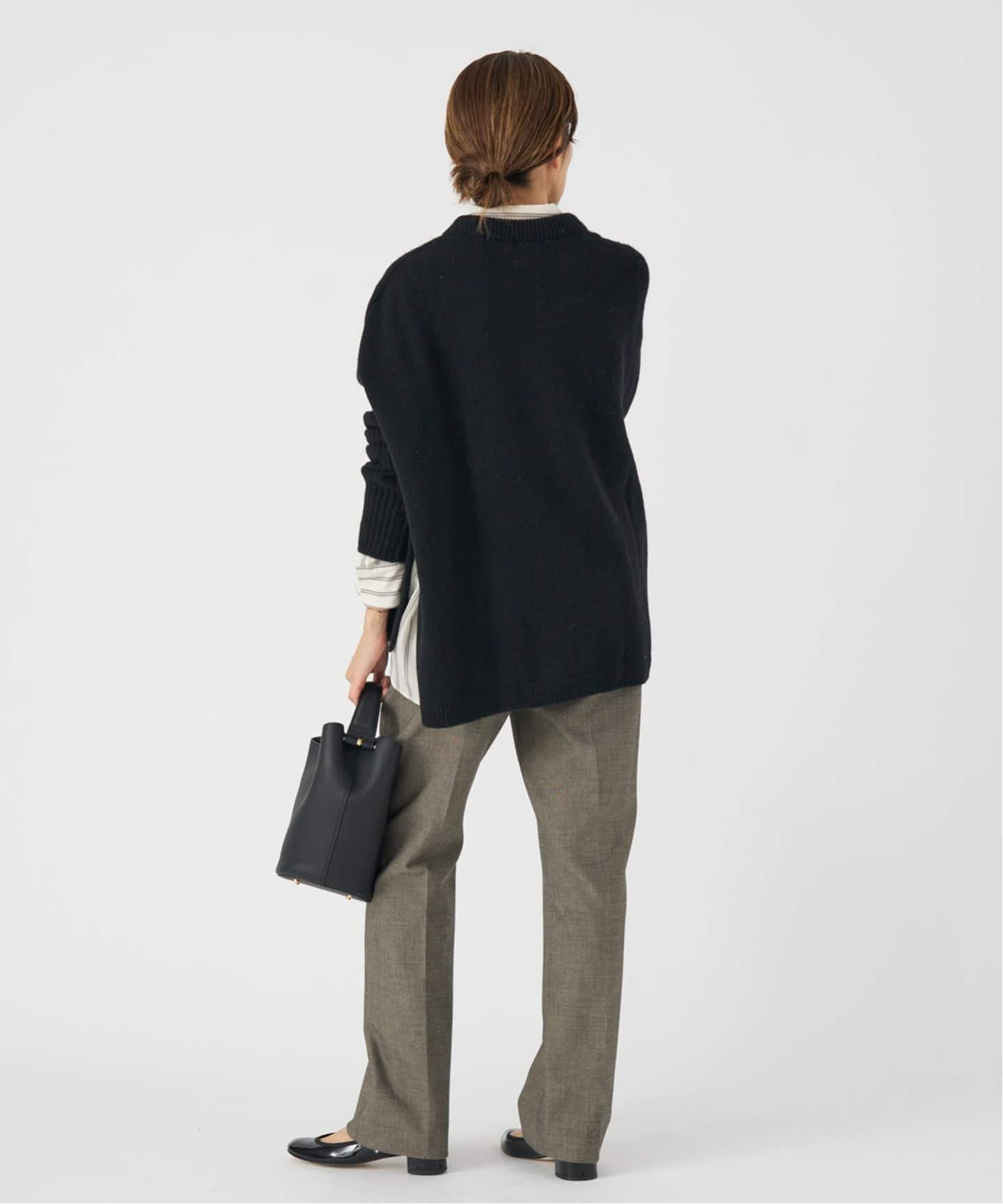 WEB限定/追加予約》ウールカシミヤ 脇スリットクルーネックプル