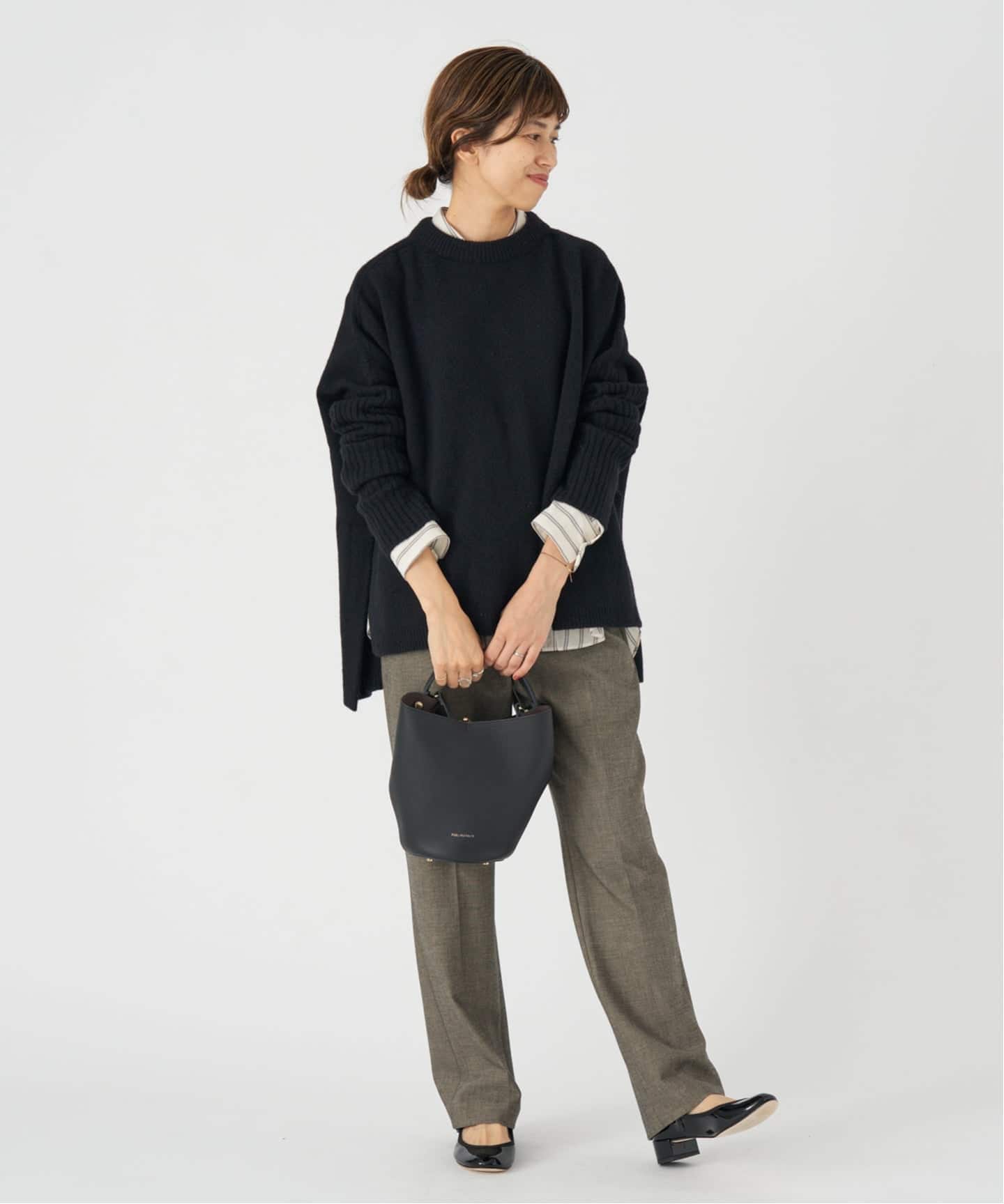 IENA ウールカシミヤ 脇スリットクルーネックプルオーバー　グレー IENA（イエナ）の「ウールカシミヤ 脇スリットクルーネックプル
