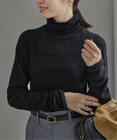 スイビリブタートルネックプルオーバー