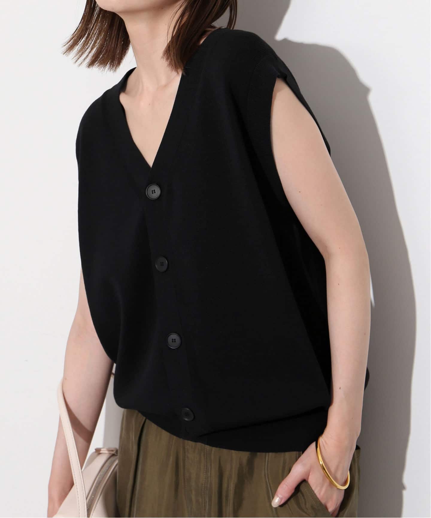 スローブSLOBE 総針Vネック ニットベスト 黒 美品 SLOBE IENA｜《WEB限定/追加》総針Vネック ニットベスト
