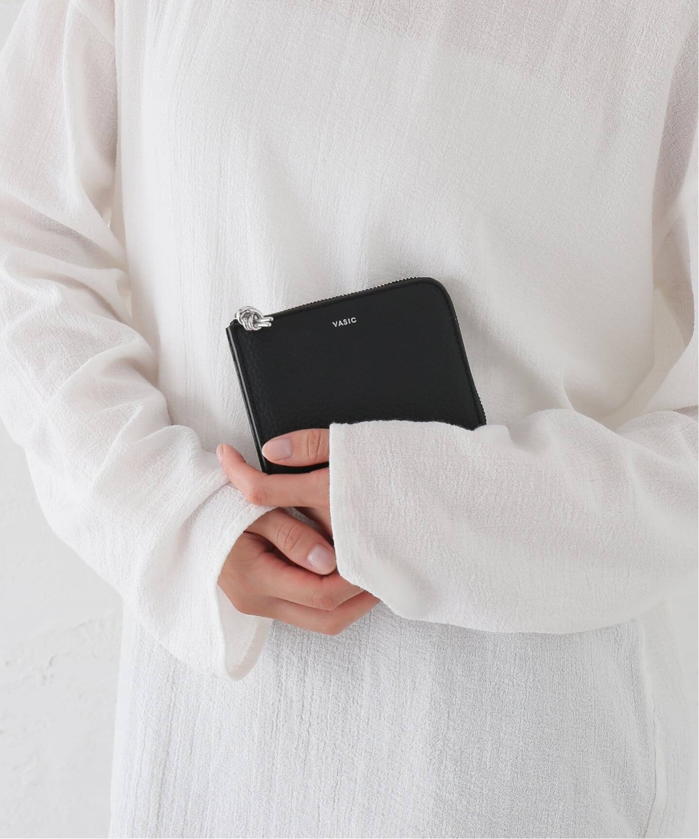 【VASIC】大人気☆ROUND MULTI POCKET ROUND MULTI POCKET, ブラック – VASIC ヴァジック日本公式サイト