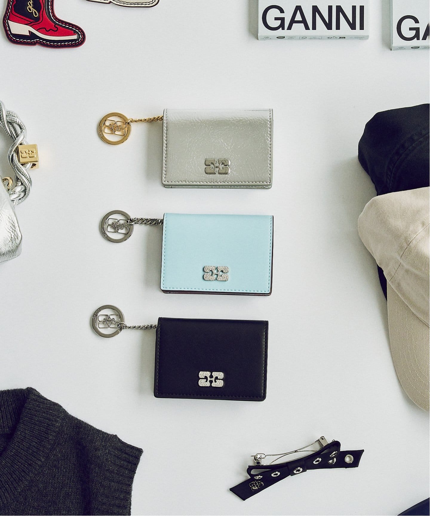 GANNI/ ガニー Ganni Bou Flap Card Holder Strass（カード