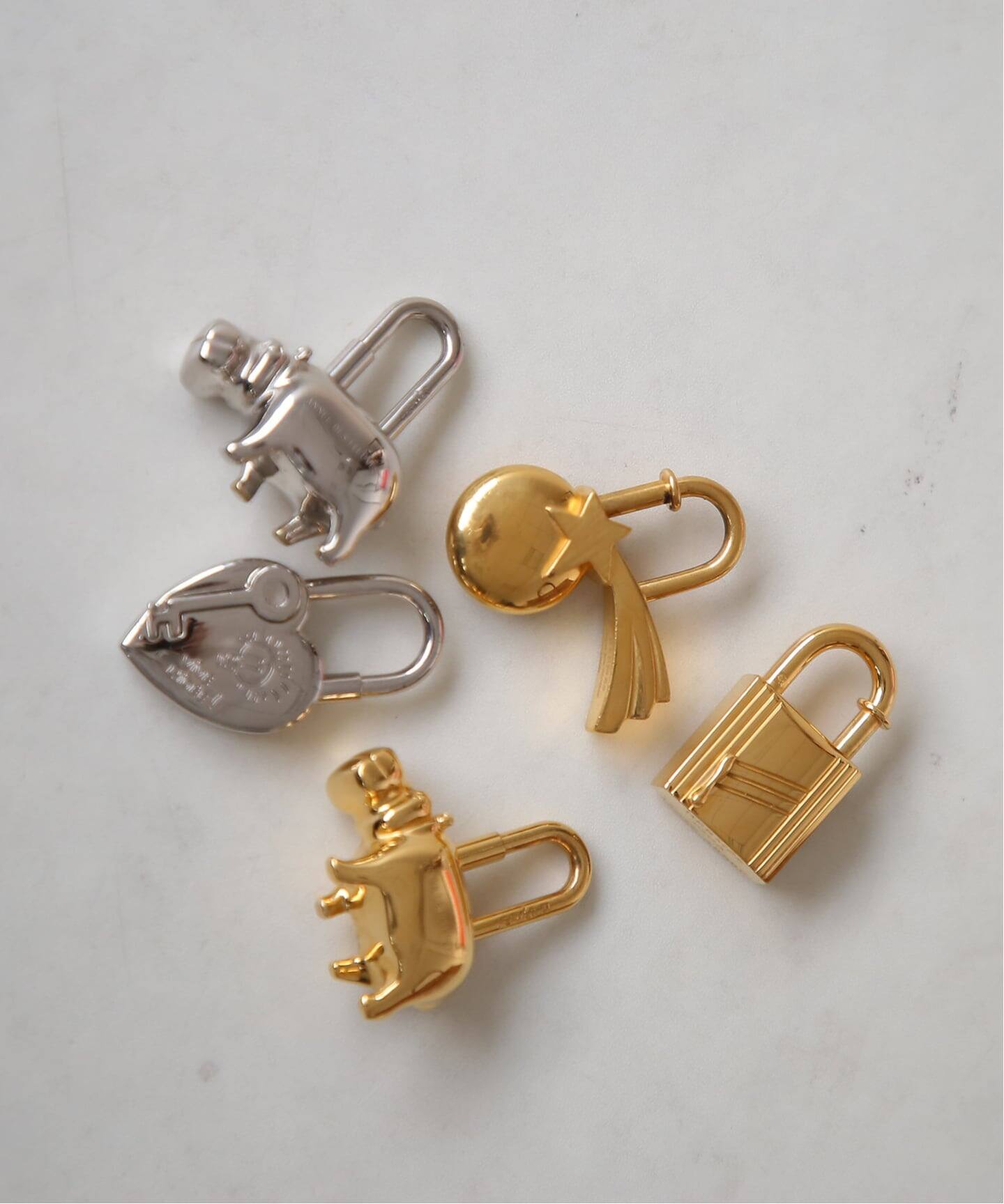 エルメス HERMES パリ ロゴ チャーム ゴールド ヴィンテージ VINTAGE HERMES/エルメス】cadena charm hippo 2005（キーケース／キー